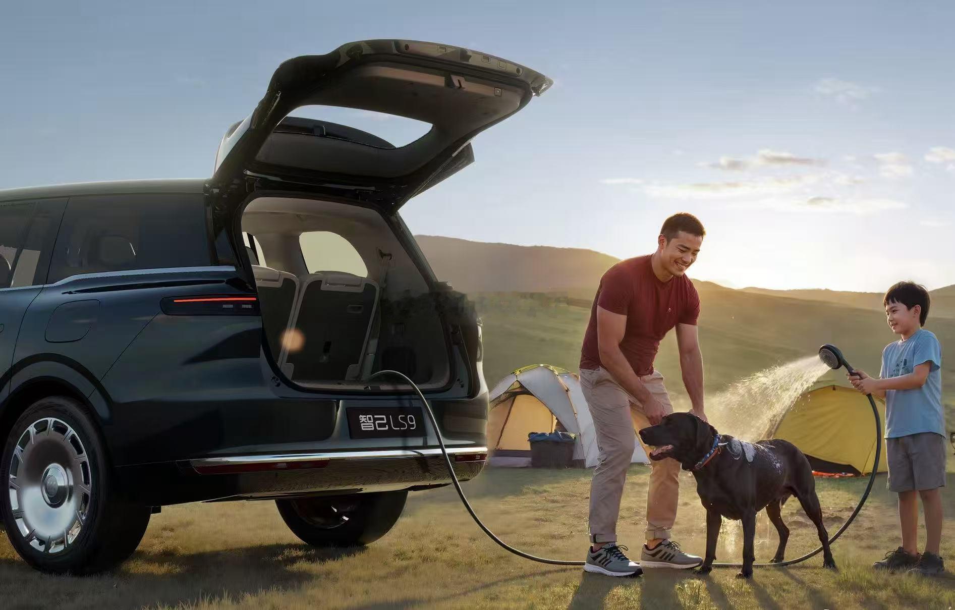 能上厕所，能吃火锅的新能源车已经过时了~~~如今的新能源车还有个大水箱可以洗澡！