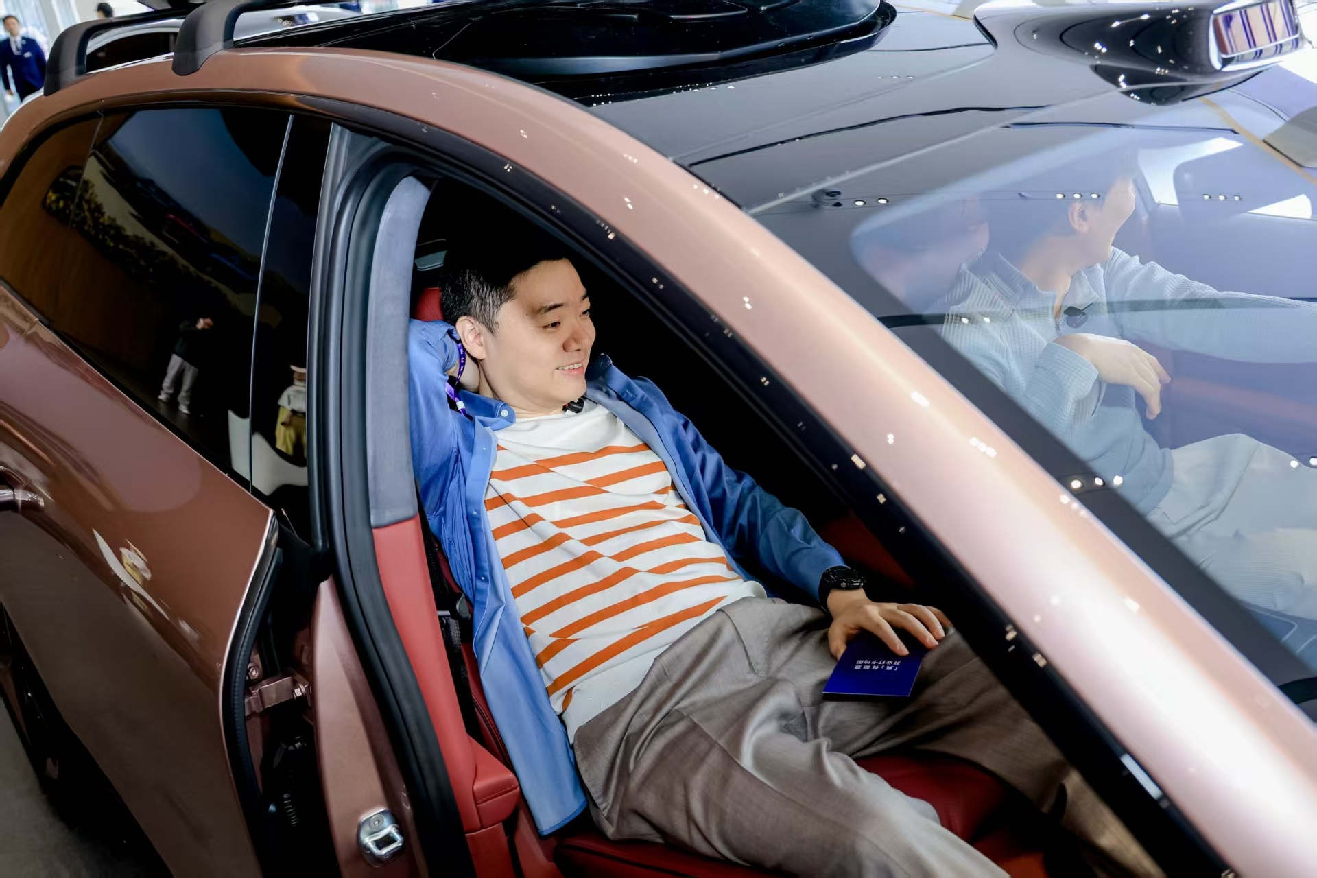 丁俊晖深度体验星玫粉享界S9T 这是要换车呀！享界粉就对了