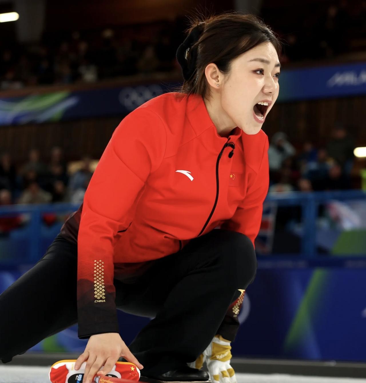 精彩漂亮，中国队10-5大胜土尔其队，收获第五胜！
       女子冰壶第九战