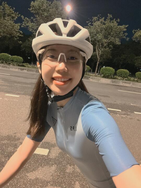 骑车骑不快，但拍得好看啊