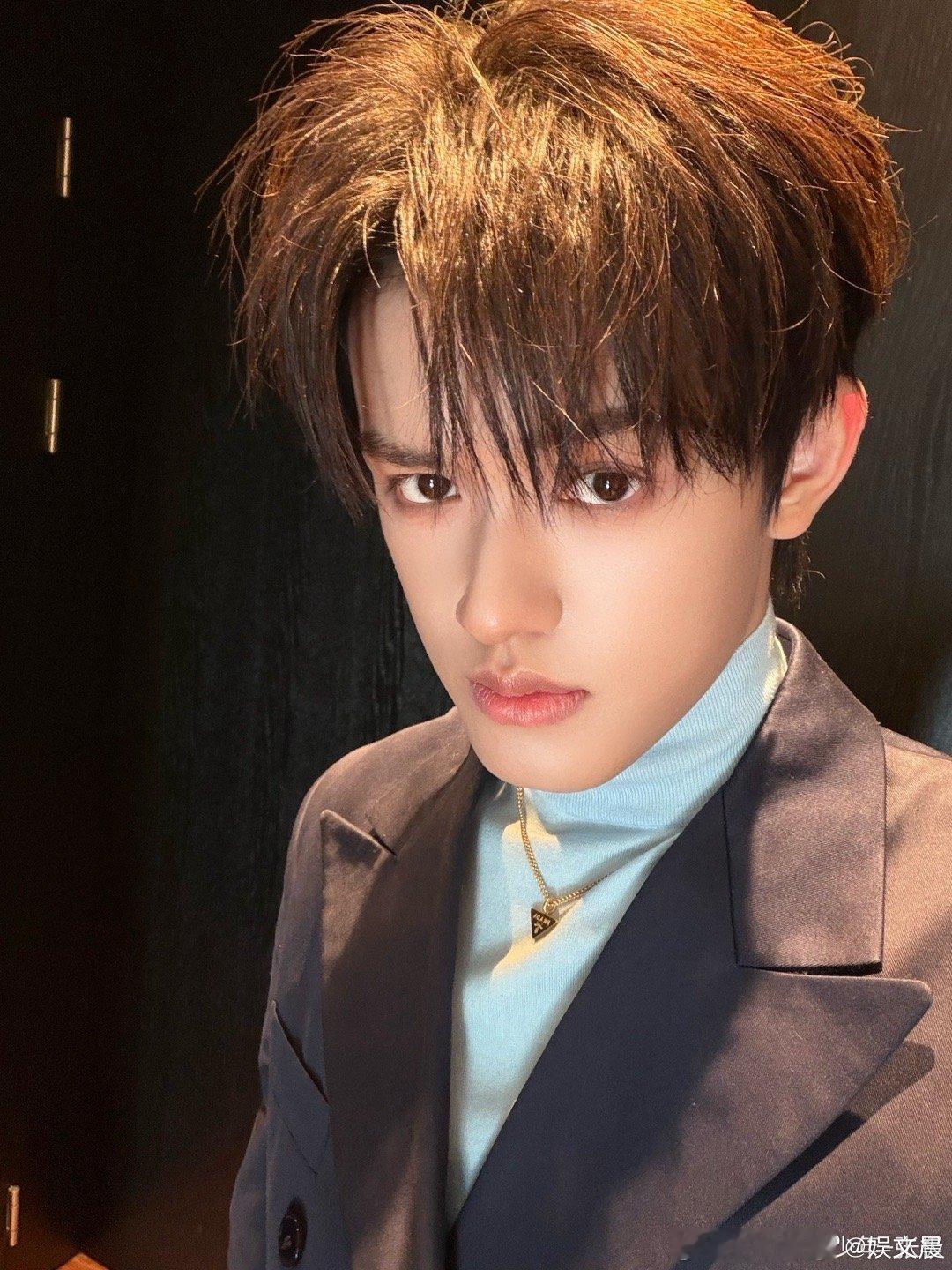 张极的米兰plog 张极的米兰plog每一帧都像画报，少年自带清冷氛围感，在异国