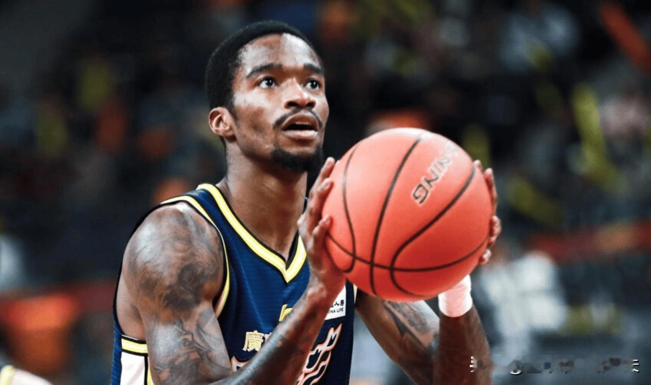 同样是cba外援，广东外援萨姆纳情商比奎因判若两人，辽粤大战前，萨姆纳称辽宁和广