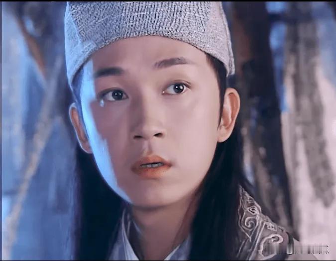 2004年，《白蛇传》准备开拍，导演找到潘粤明想让他演“许仙”，不料潘粤明连剧本