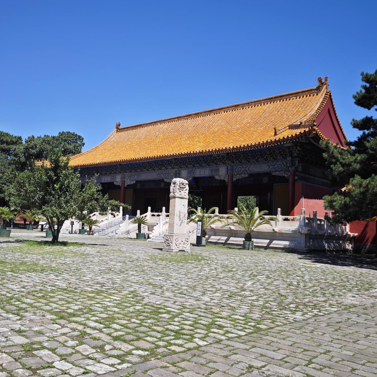 长陵，是明朝第三位皇帝明成主朱棣（永乐皇帝）陵寝，是十三陵中规模最大、保存最完好