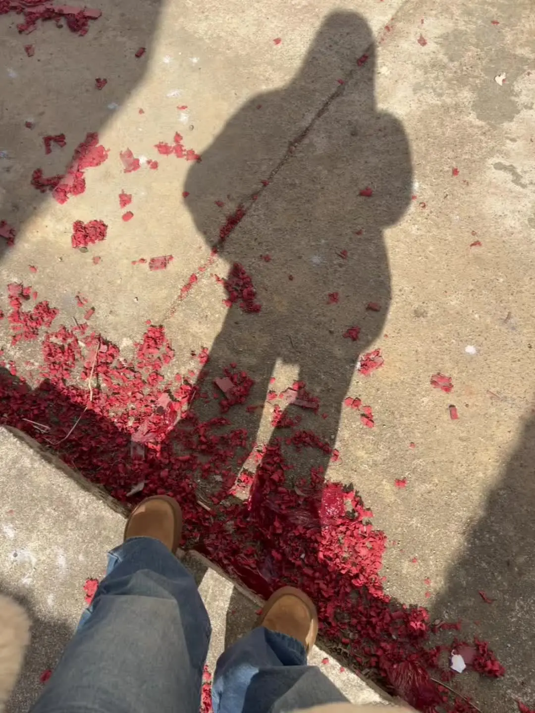 刨根问底的要什么答案呢 你站在篝火旁会感受不到它的炙热吗