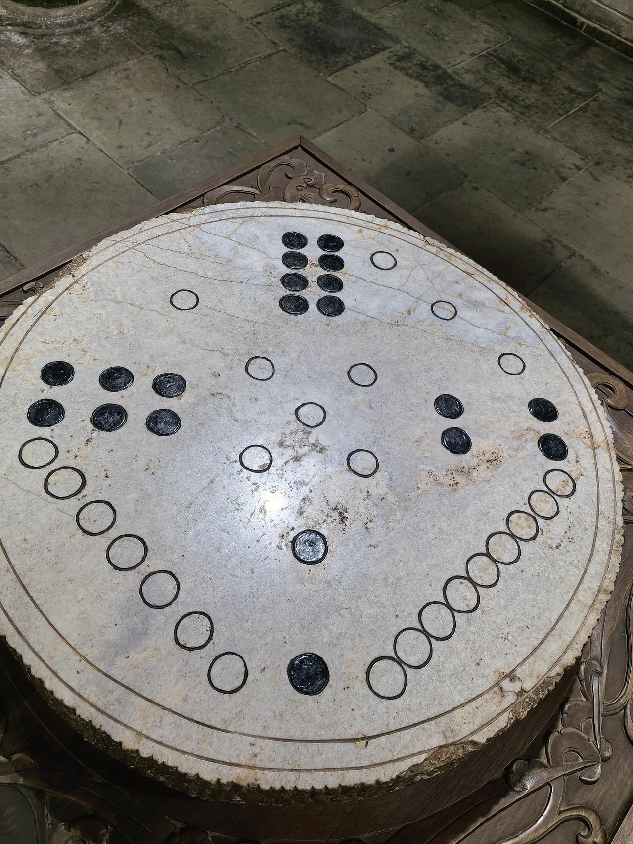 《道德经》云：“致虚极，守静笃”。
一切表象皆为实相，而所有实相都会损耗你的元气