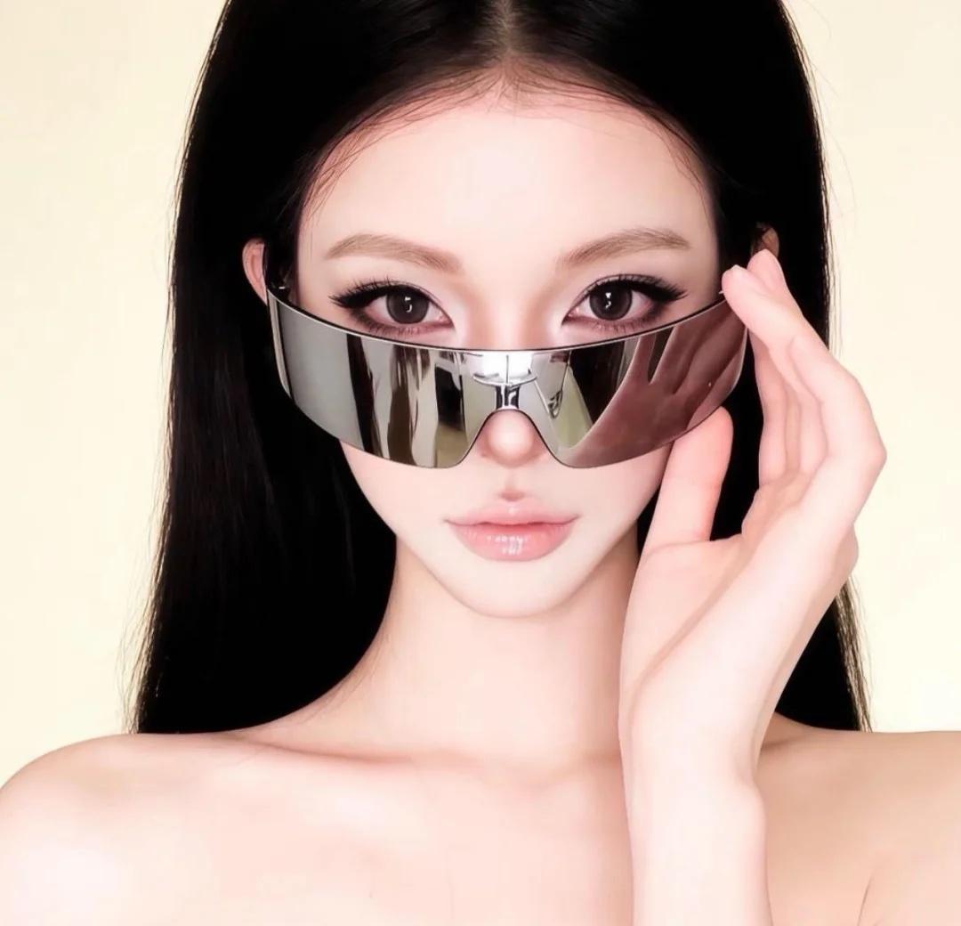 女頭
自信一点 找回那个睛朗的自己