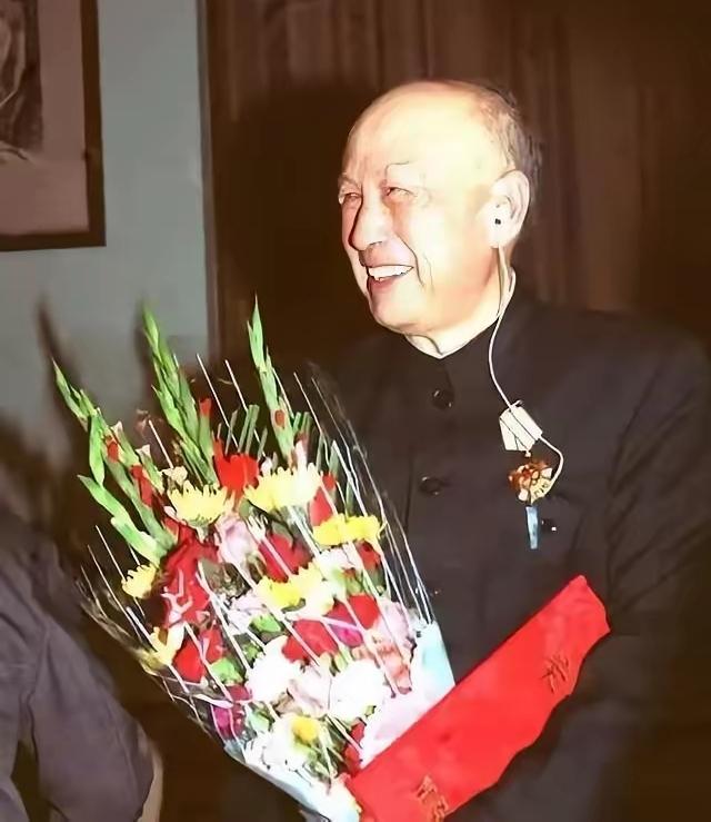 查钱学森的家谱，我背后吓出一身冷汗。
他的33代祖先，竟是电视剧里白宇演的吴越王