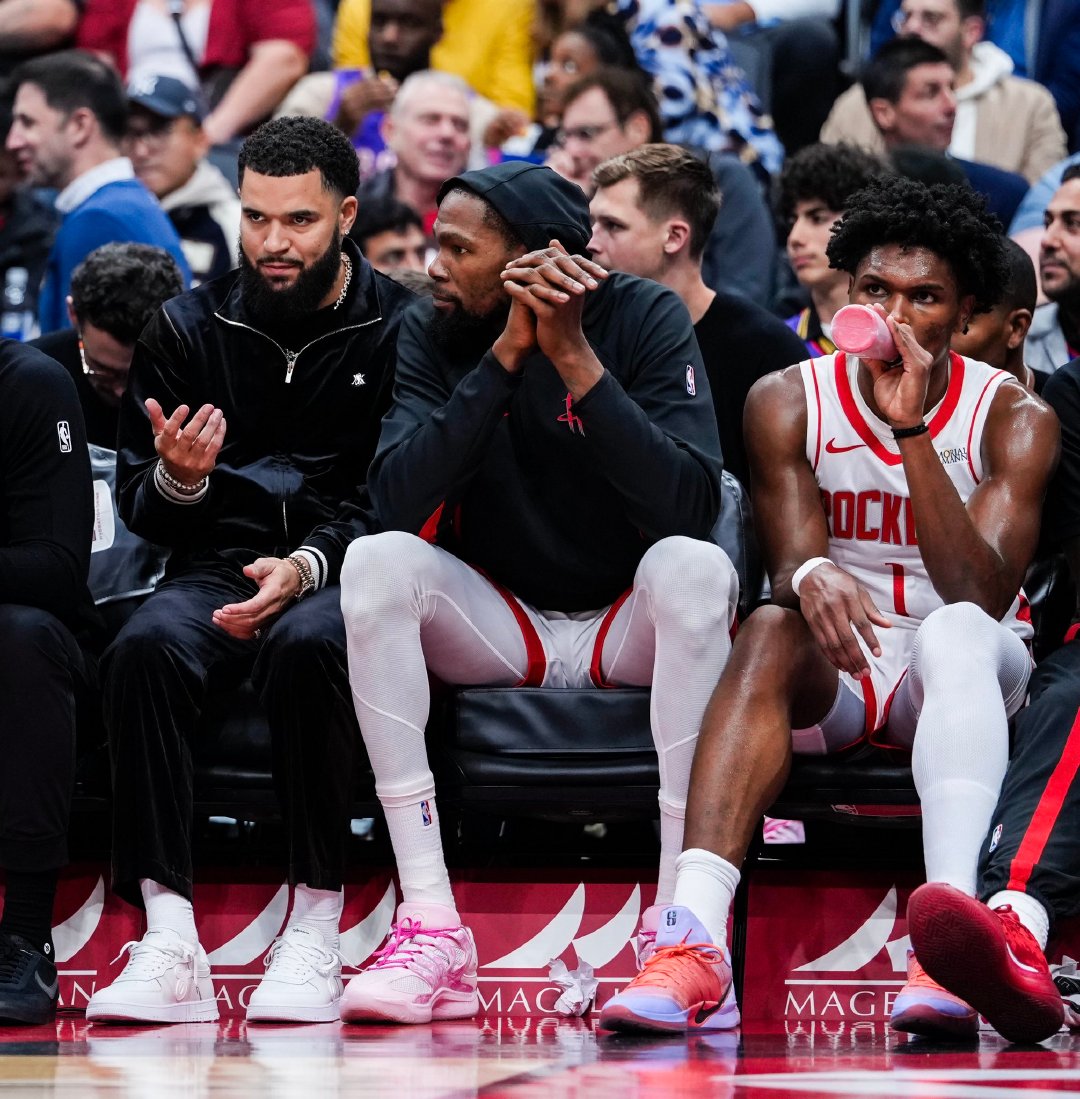 Michael Shapiro：据接近范弗利特的消息人士透露，范弗利特视自己为"