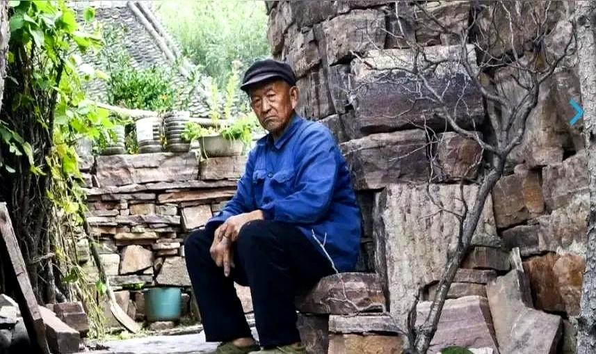 60岁之后，我认真做好这几件事：

第一、远离儿媳。

人老了要有尊严。

如果