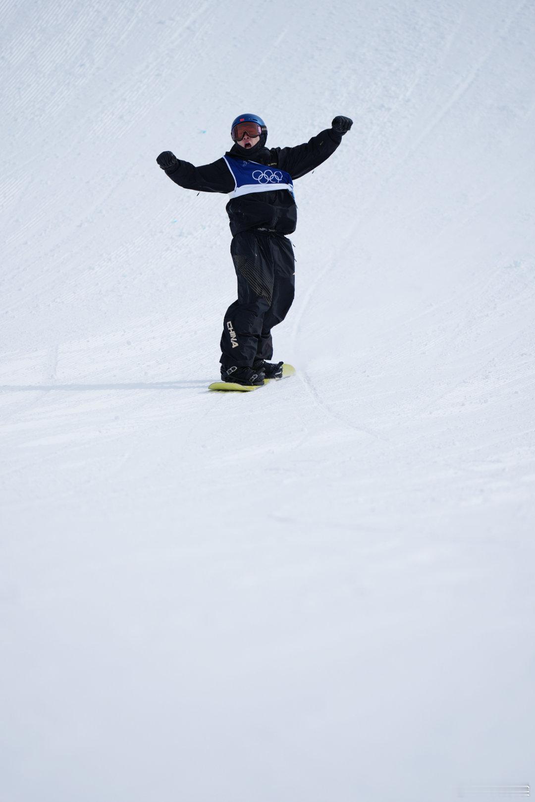 苏翊鸣金牌冬奥观赛团 意大利当地时间2月18日，中国选手苏翊鸣在米兰冬奥会获得男