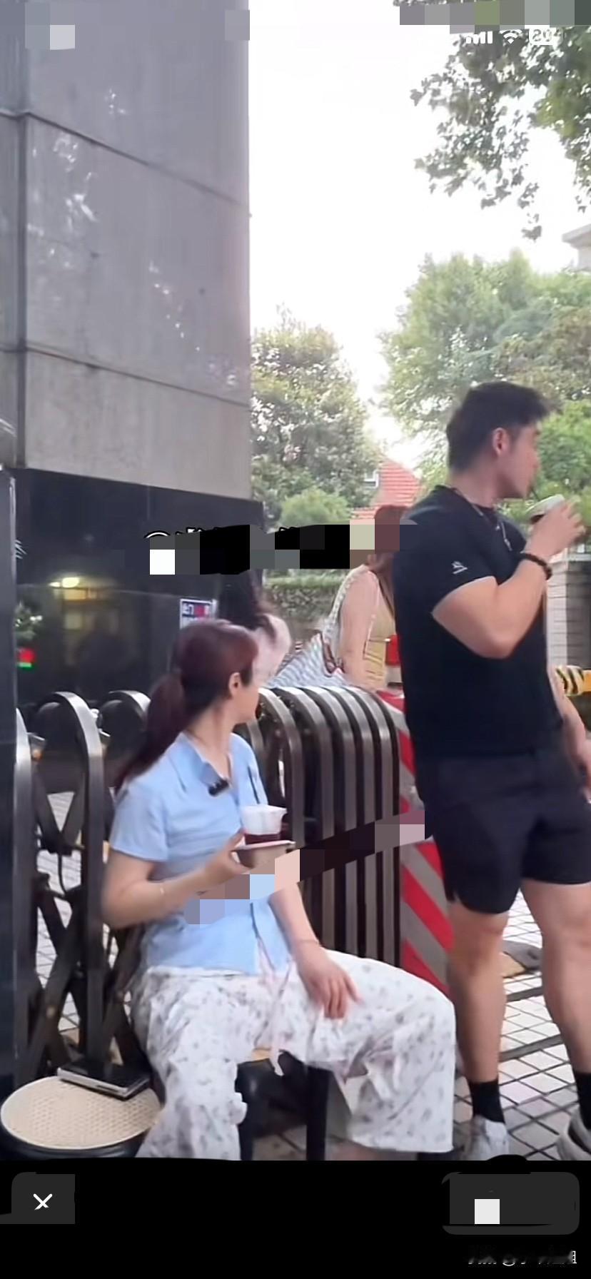 富婆于文红亲自上阵，在对手的家门口对峙来了！会长小男友也来助阵来了！
小男友没有