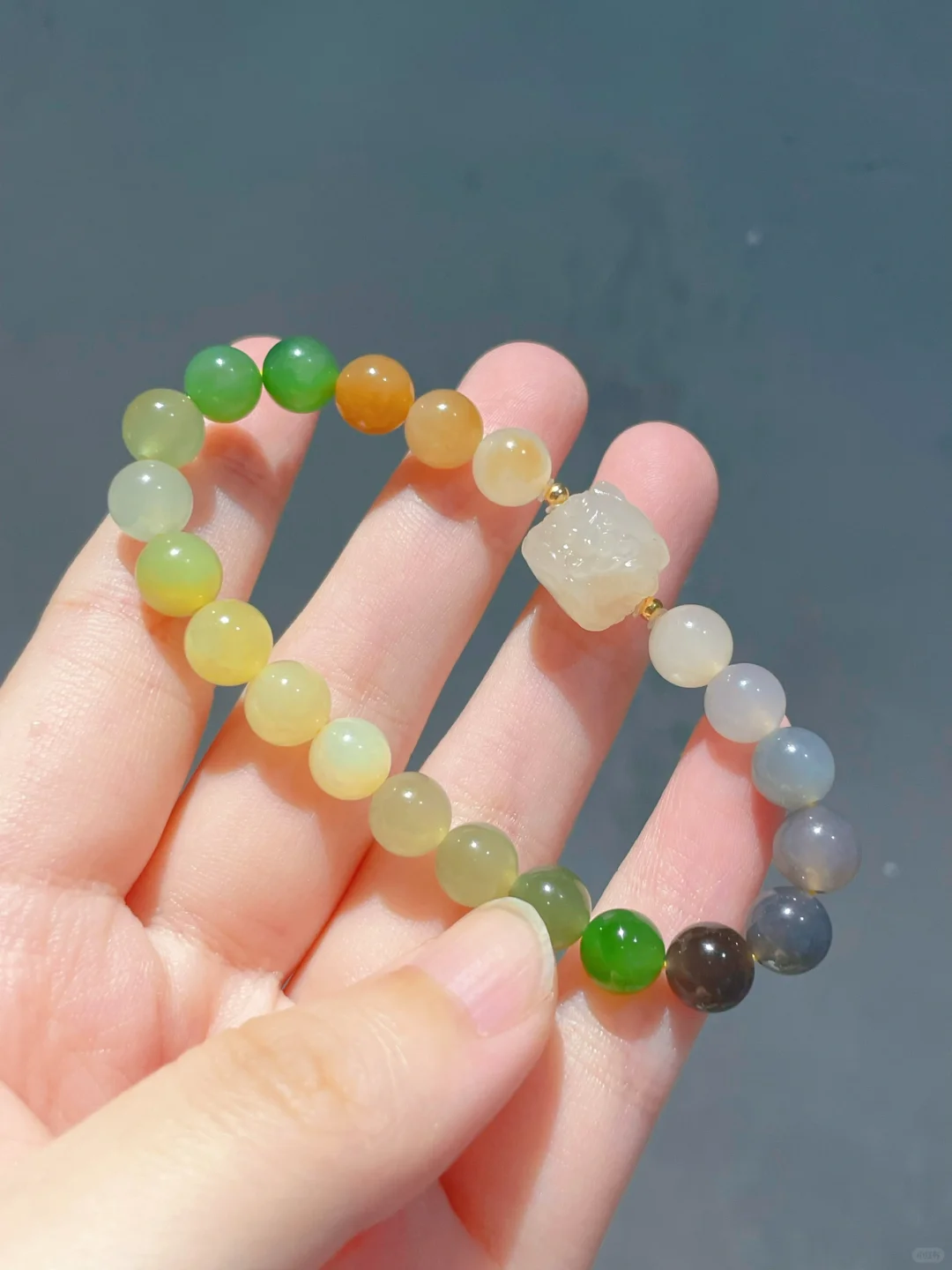 张嘴吃糖，彩虹糖