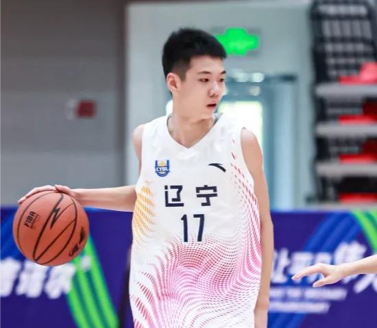 一战封神！柳清瀚打满全场狂砍56分，辽宁青训又出后卫新星
 
全国U14男篮北区