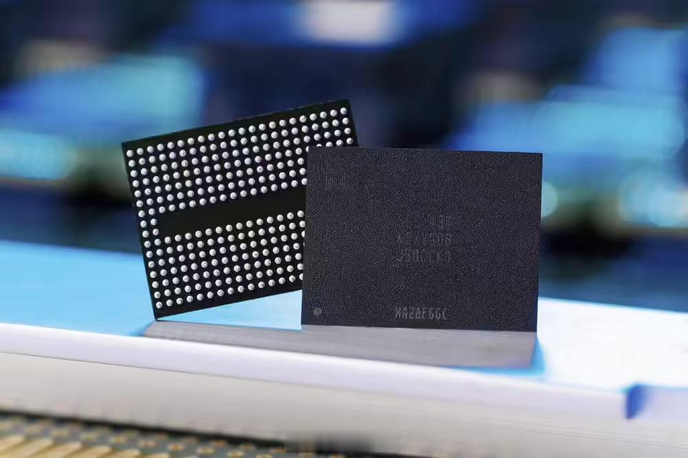 韩媒 ETNEWS 报道称，随着 DRAM 尤其是 HBM 业务的竞争力回升，三
