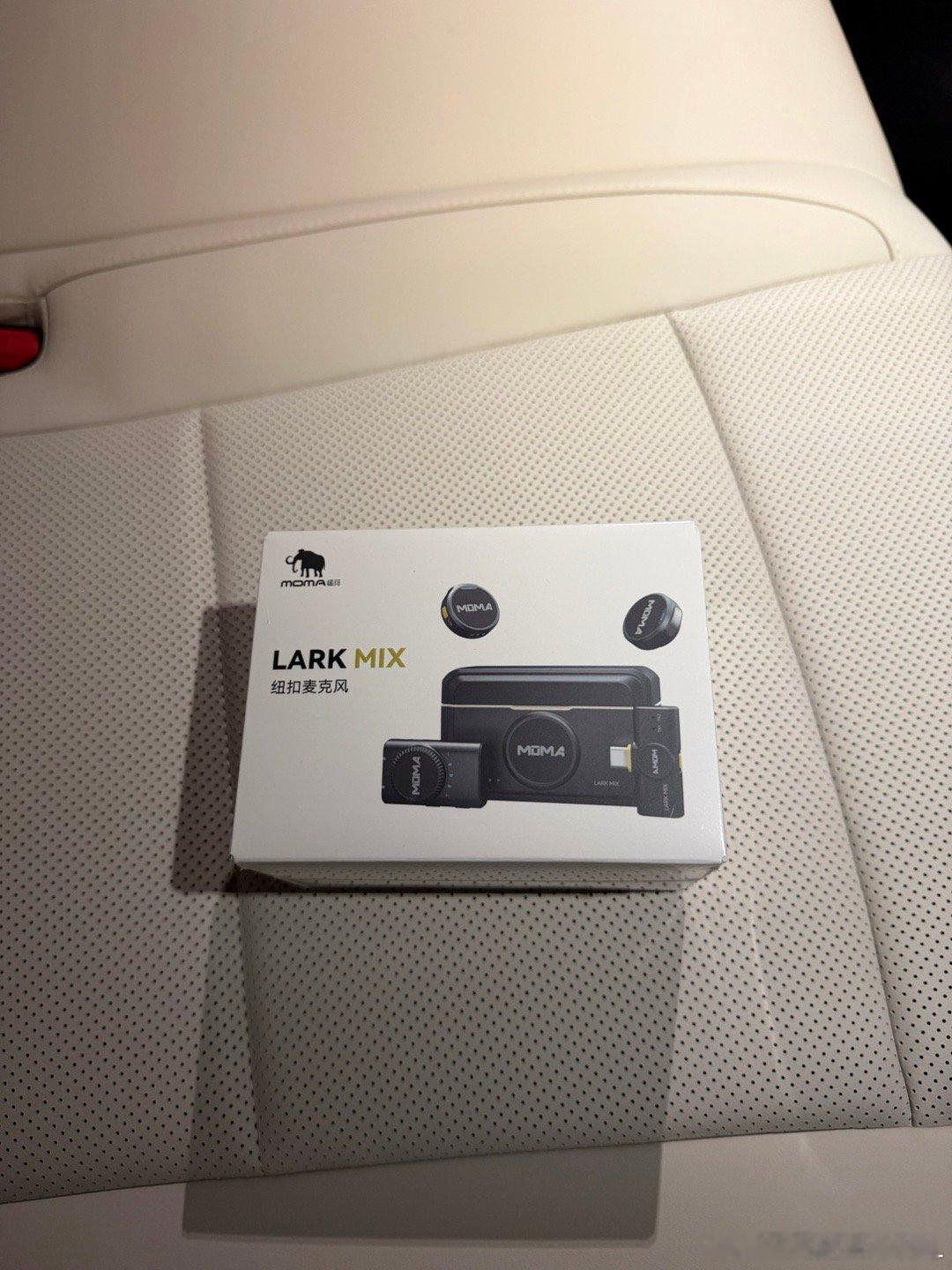 好久没给大家抽奖啦！点赞+评论本微博，抽个猛犸的纽扣麦克风！ 飞飞的铁粉福利 ​