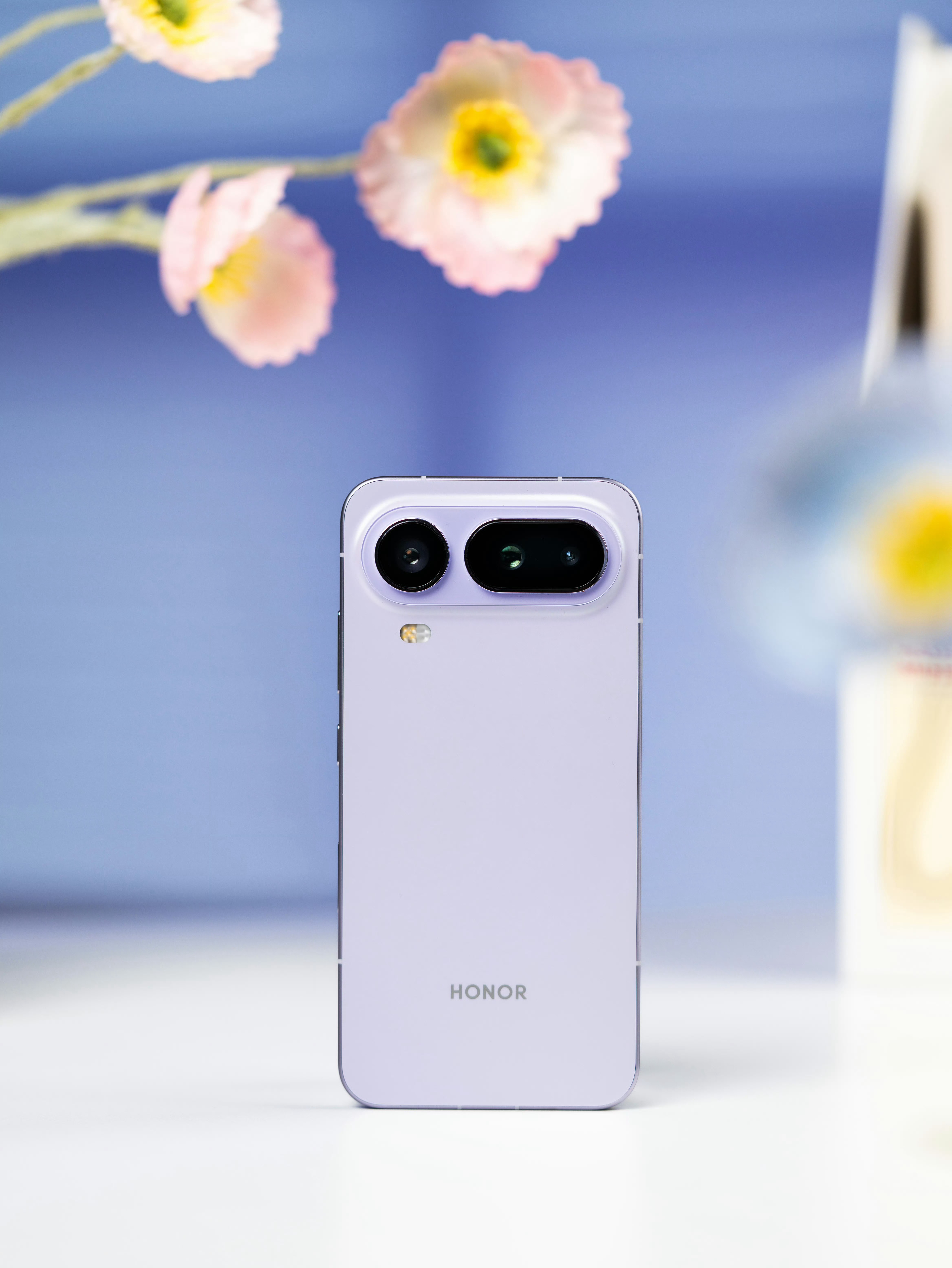 荣耀Magic8 Pro Air，用了一段时间了手感真的很惊艳。只有6.1毫米厚