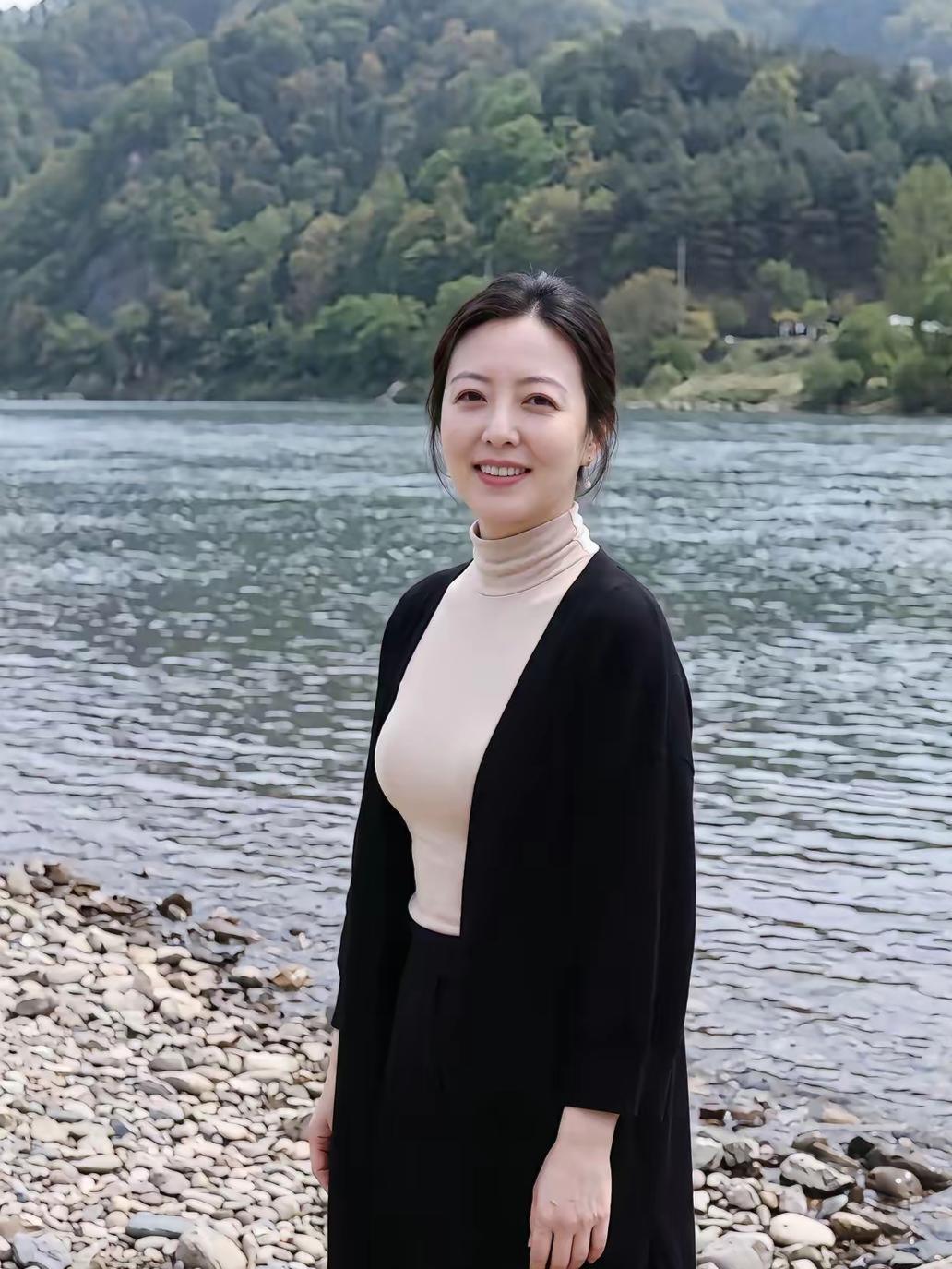 当妈妈的年龄，居然还这么好看