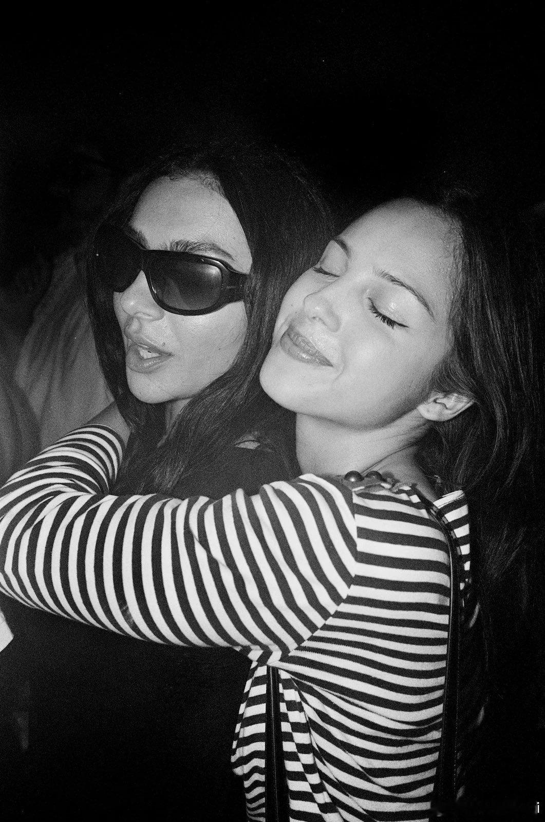 Charli XCX 在社交平台中大赞娅娅Olivia Rodrigo：“mag
