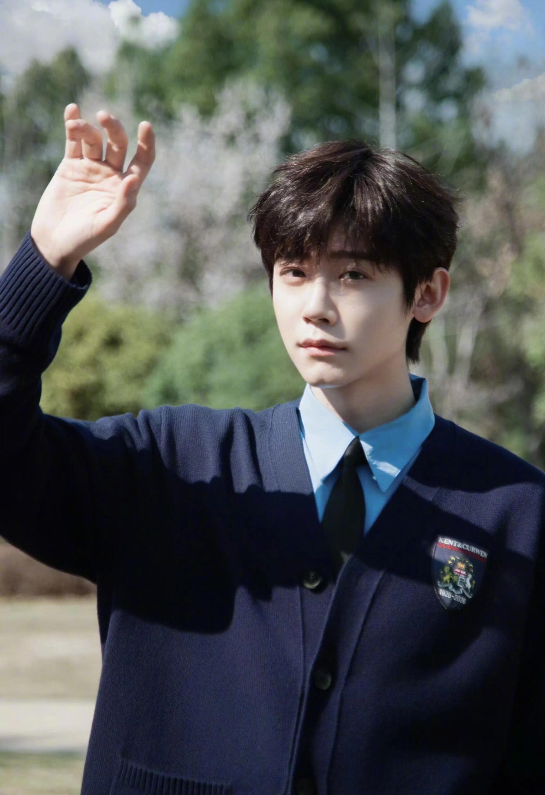 李卿人火了脸都清晰了终于能把李卿的名字和脸对上了 公孙鄞这角色是真给李卿带飞了！