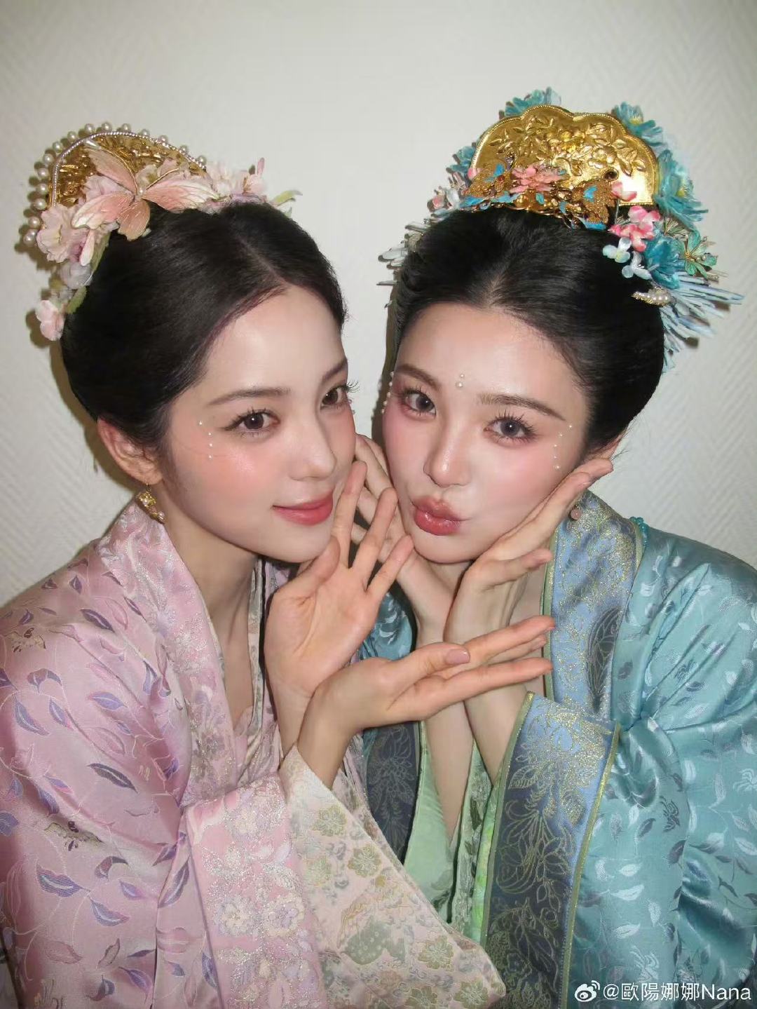 欧阳娜娜晒与姚晓棠合照欧阳娜娜晒与宋轶合照 欧阳娜娜晒与姚晓棠合照 