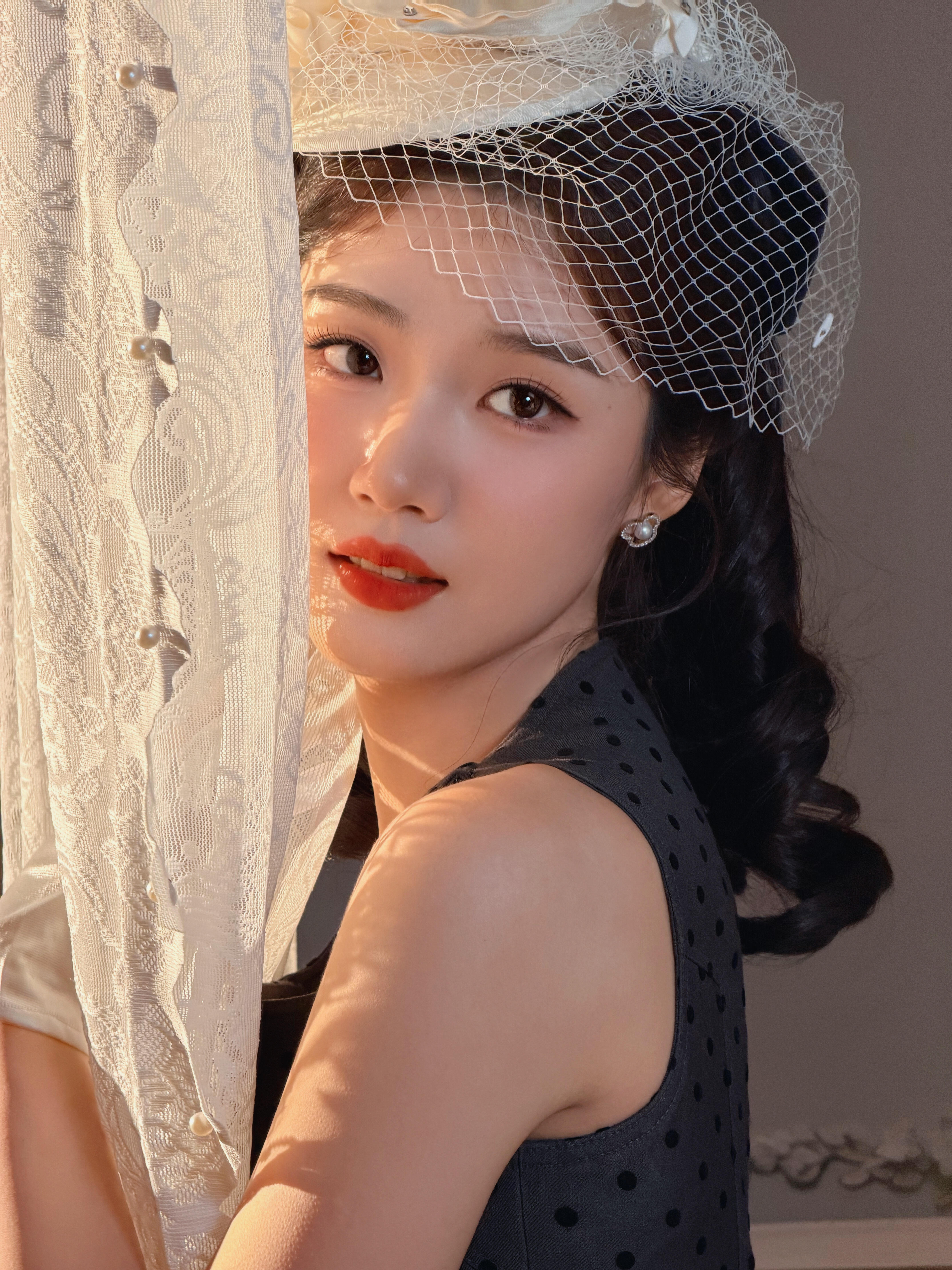 什么恨海情天叔嫂文学，明明是留洋回来的大小姐遇上了孤苦无依的寡妇嫂嫂，于是背离家