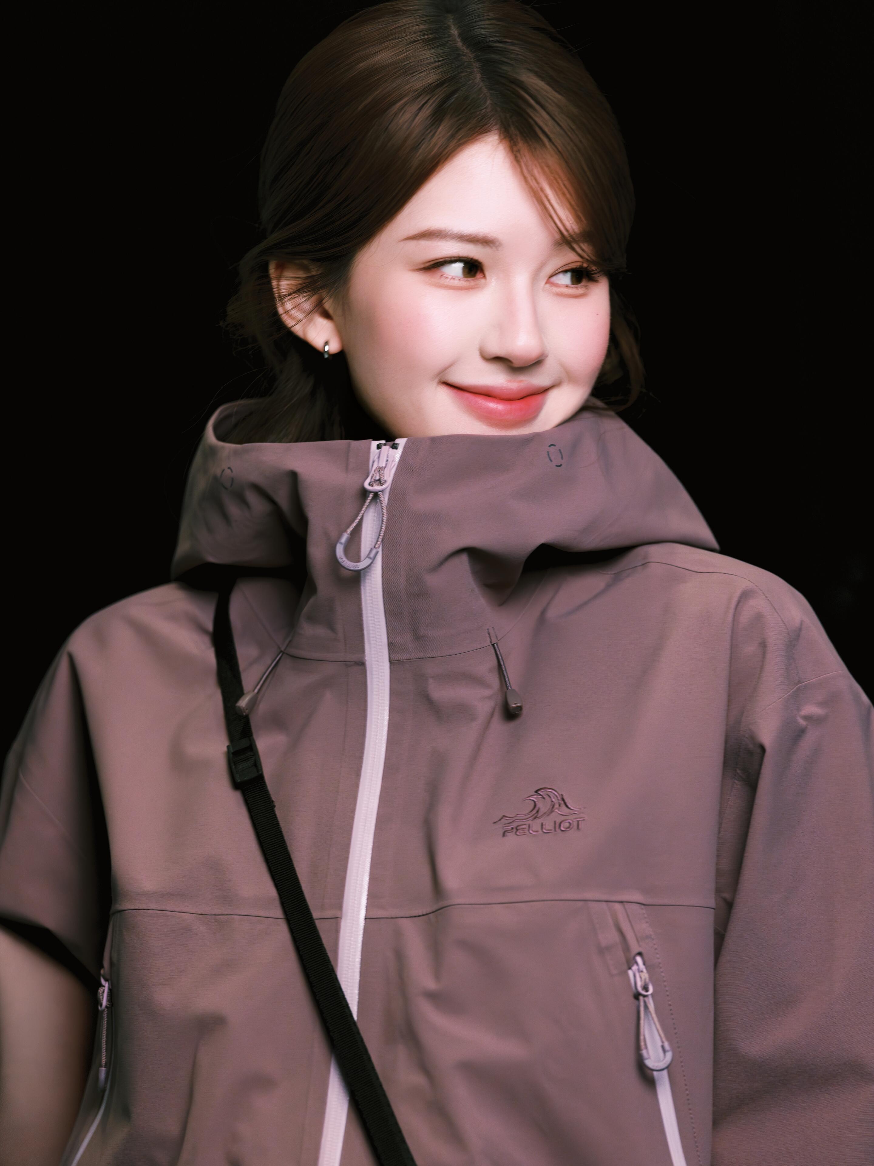 时尚的完成还是要靠美丽的脸蛋