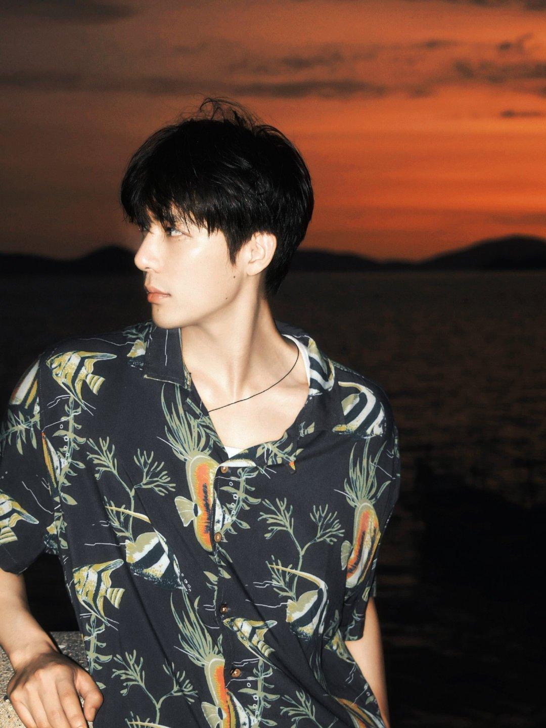 王安宇28岁庆生：新程启幕，马到功成

近日，王安宇迎来28岁生日，一组庆生照在