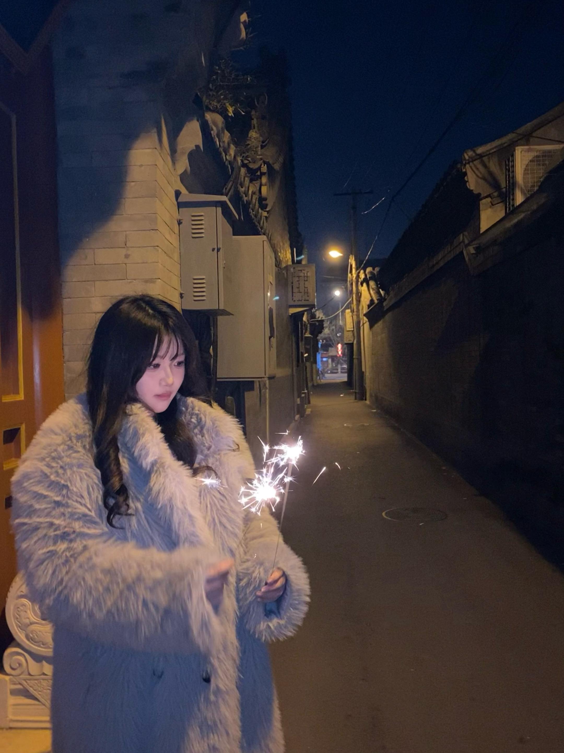 “我双手合十的愿望里 永远有你”