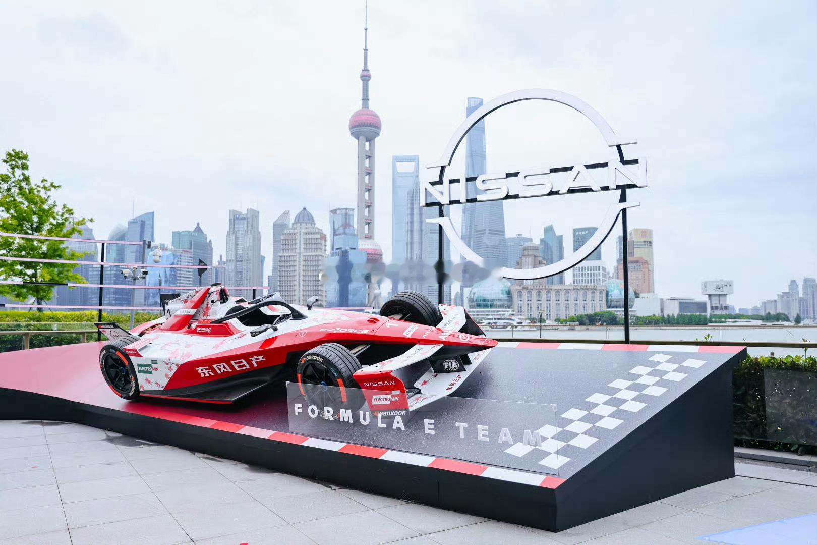 日产赛道电驱体验官      速度从未改变，只是换了燃料。2026年FE上海站决