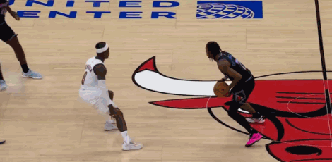 理查兹倒地！！ 