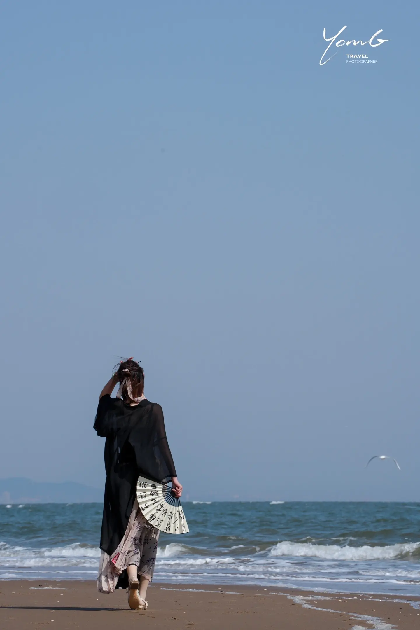 阿那亚旅拍日记.我的生命是一万次的春和景明：
“至若春和景明，波澜不惊，上下天光，一碧万顷。
沙鸥翔集，锦鳞游泳。岸芷汀兰，郁郁青青”
