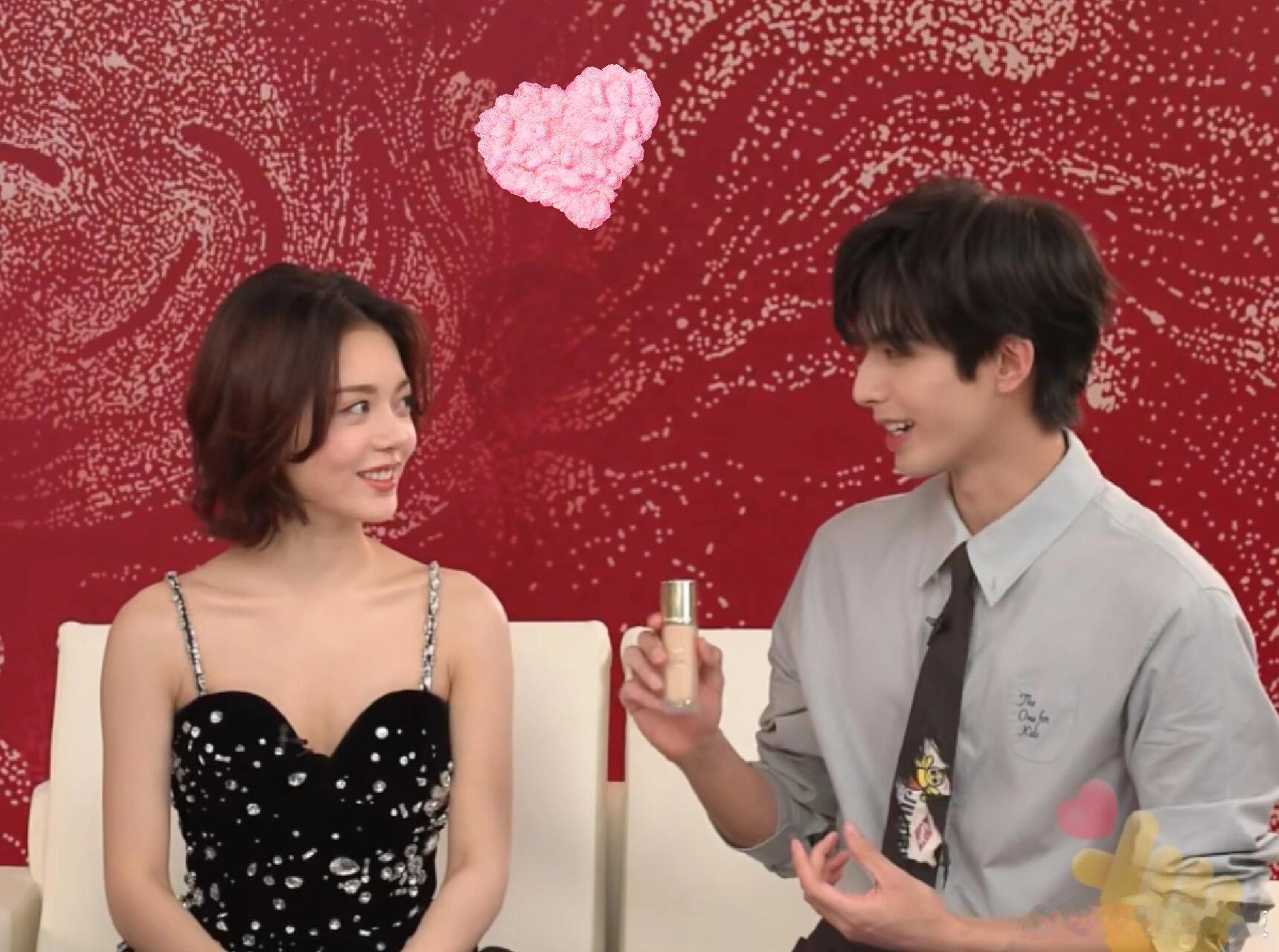 就是这个对视爽🥰🥰龙龙麦麦对我的眼睛很友好 