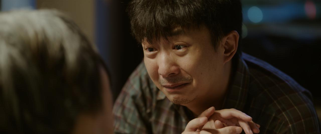 《问心2》这一幕再次让我破防了！

那就是儿子决定放弃治疗患有老年痴呆的母亲。