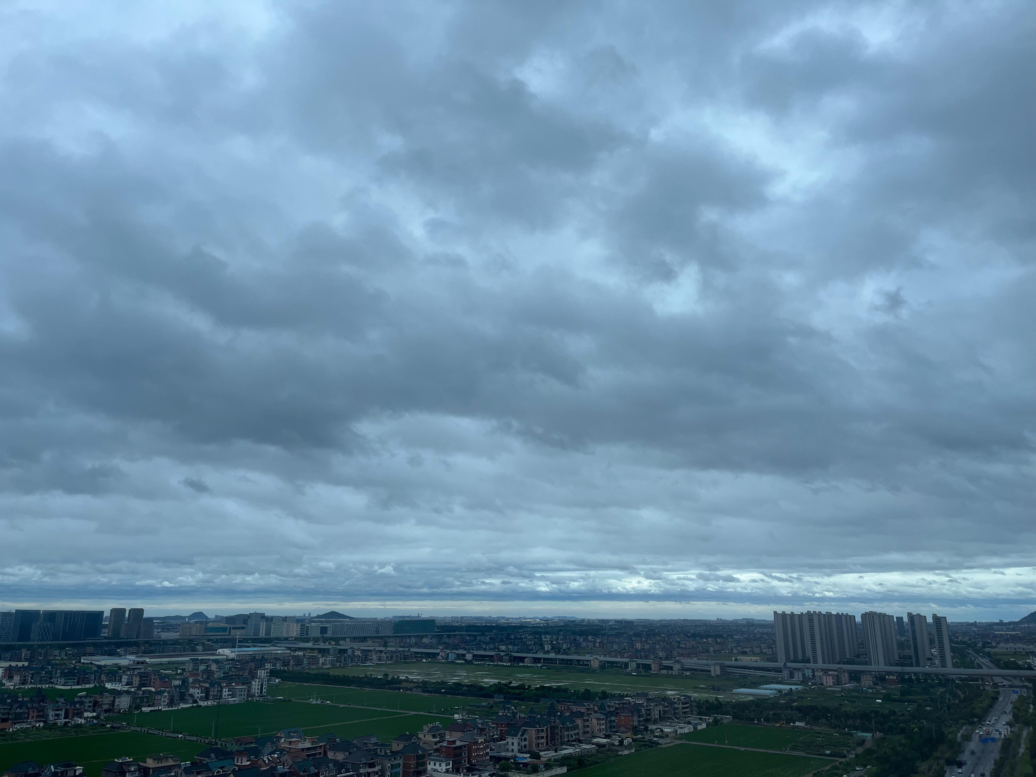 获得了短暂的平静，准备下去走走。 