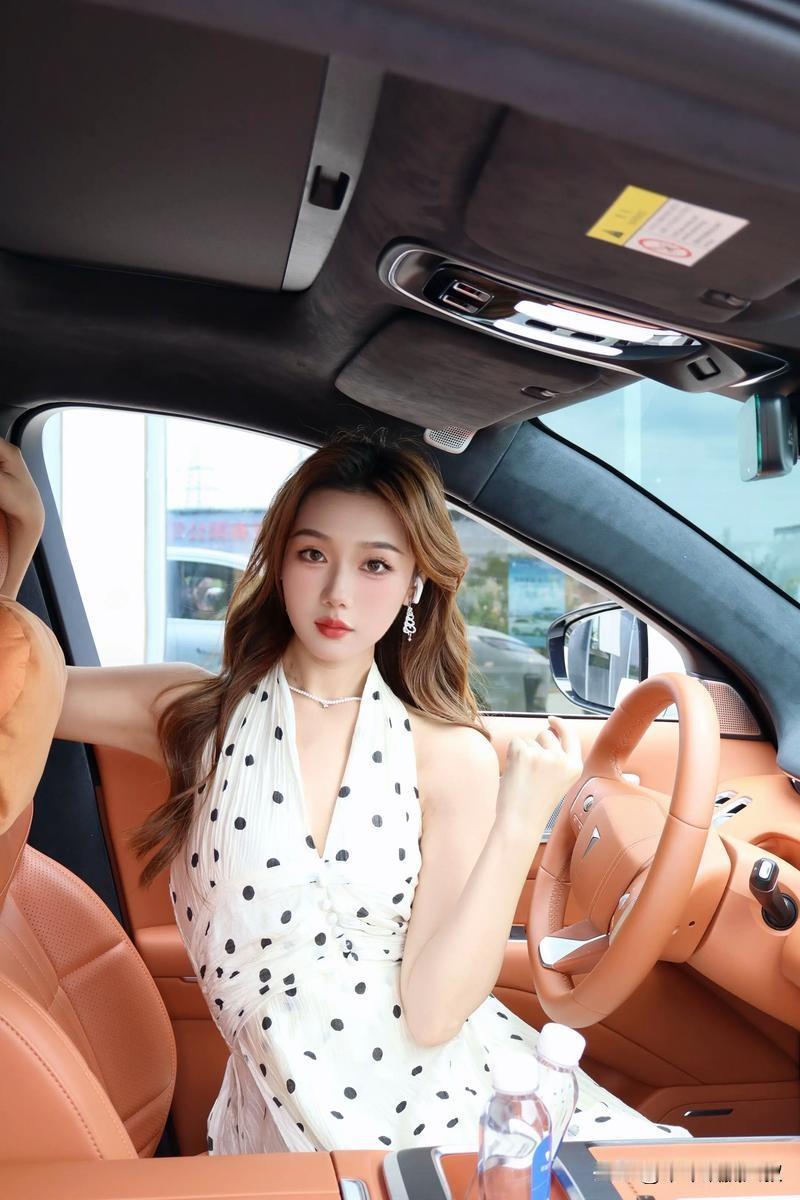 每天通勤路上，最累的其实不是距离，而是那种全程紧绷的疲惫感——堵车时频繁踩刹车的