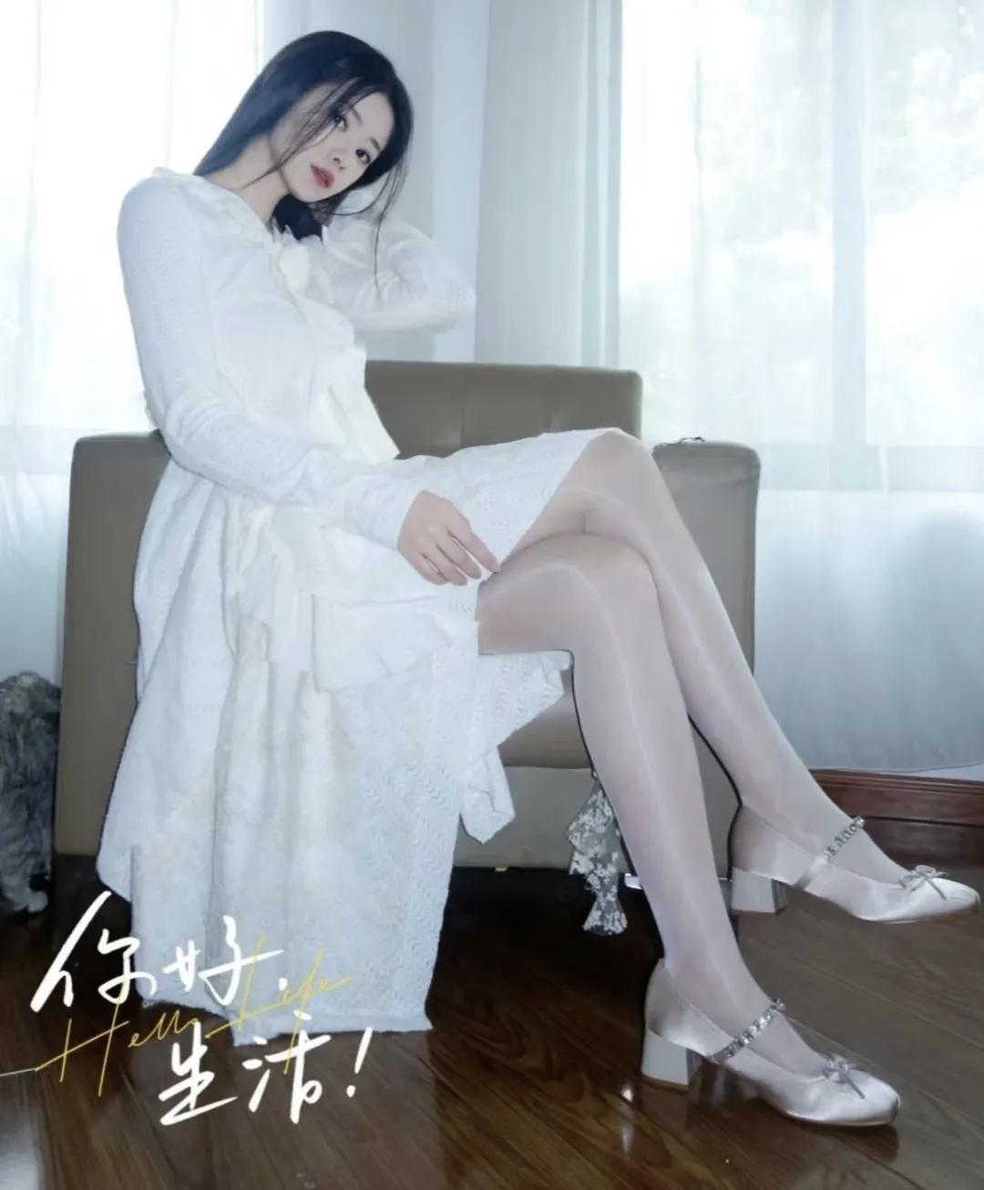 优雅白裙，甜美生活，你好！