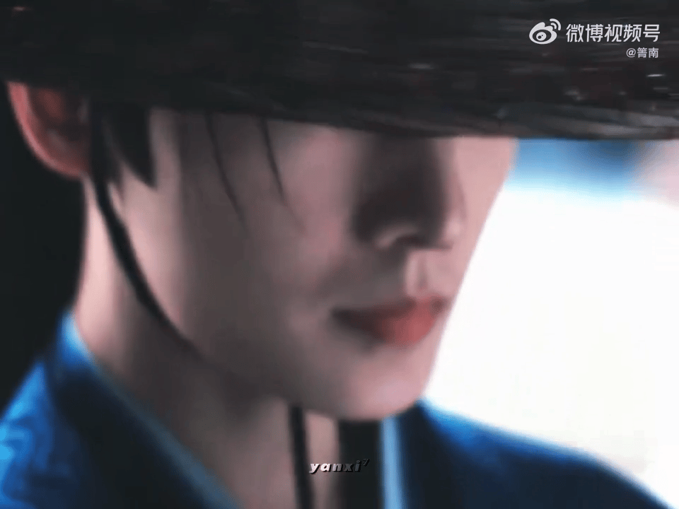 杨洋戴斗笠vs丁禹兮戴斗笠一顶斗笠，两种江湖。杨洋塑造的是历经世事、满怀离愁的江