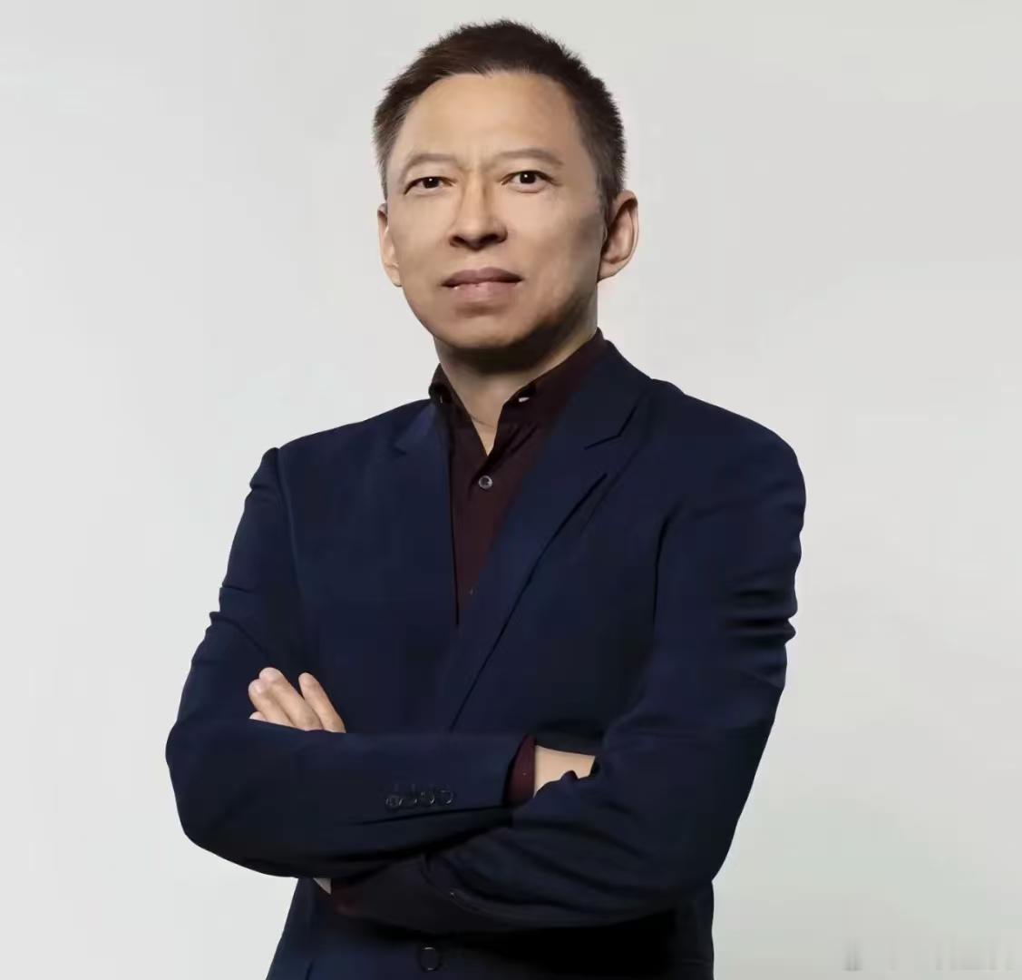 张朝阳谈AI时代为何仍要学习语言 很是让人佩服~十年2249场英语直播，张朝阳老