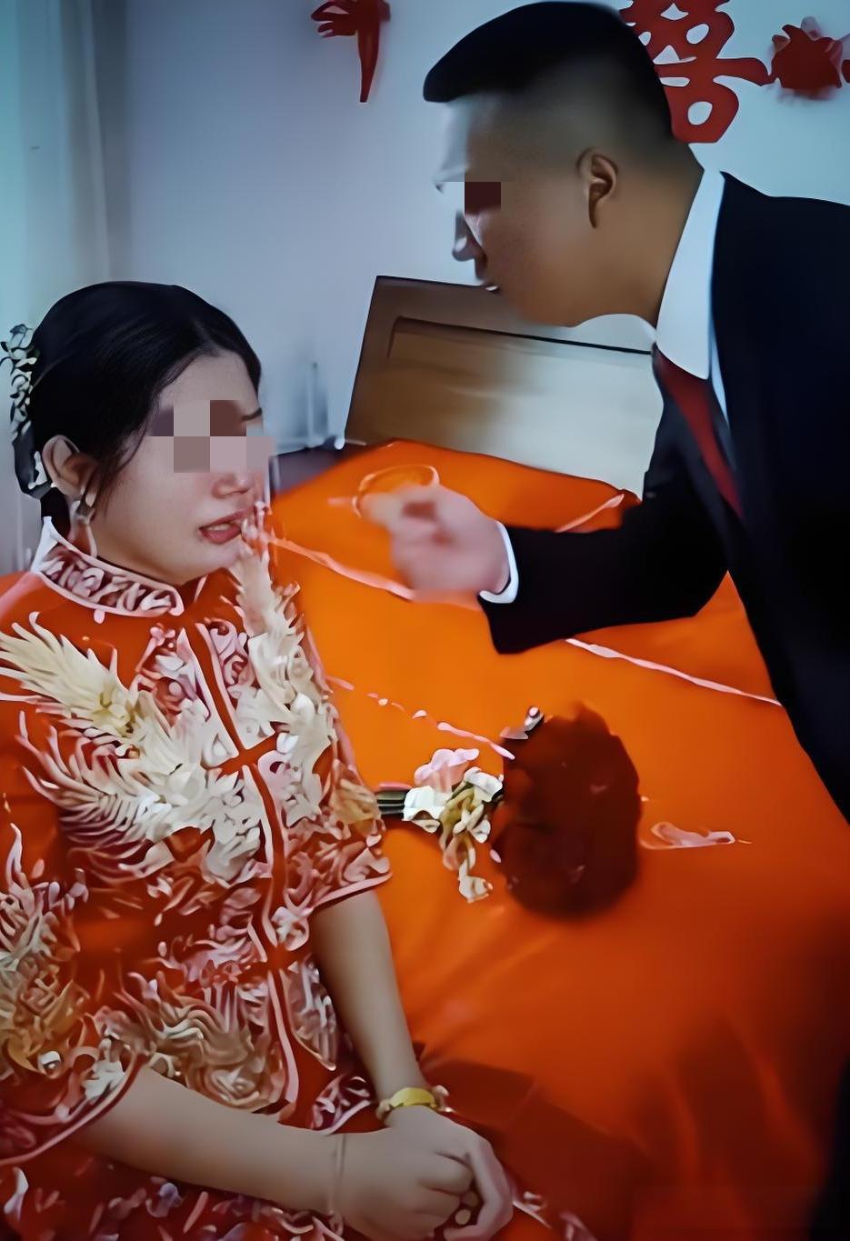 河南，一对新人大婚当天，男方安排的接亲车队已经到女方家门口，鞭炮都响了，女方却临