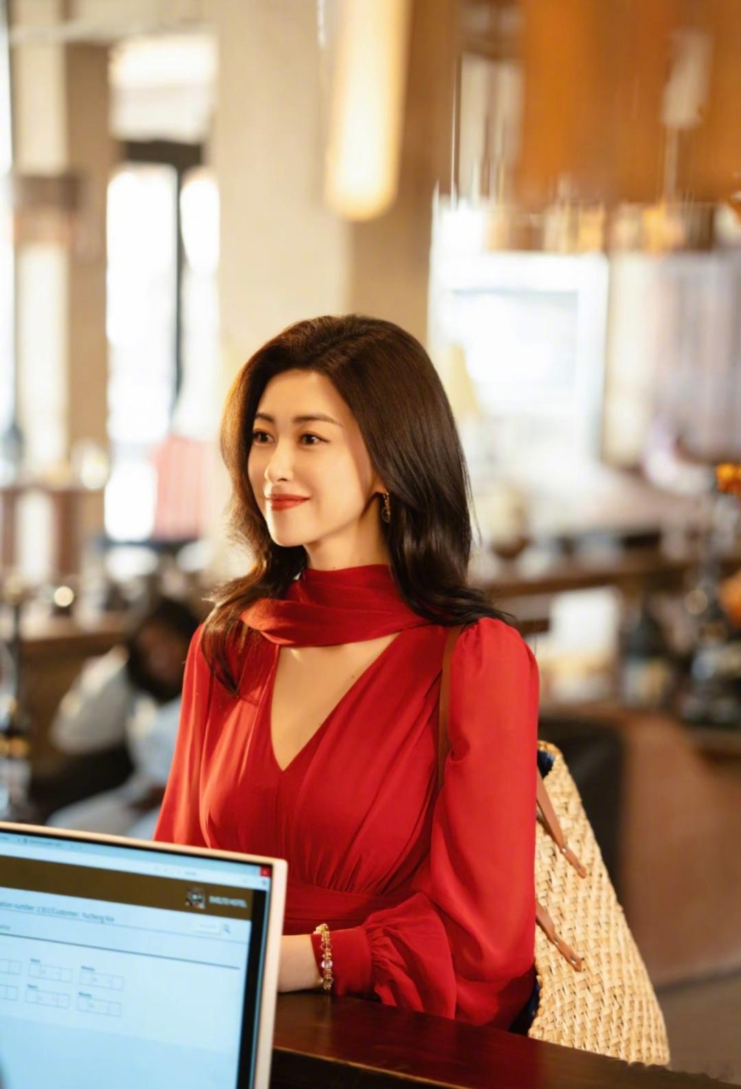 蜜语纪 我愿称朱珠为内娱最适合红玫瑰塑的女演员