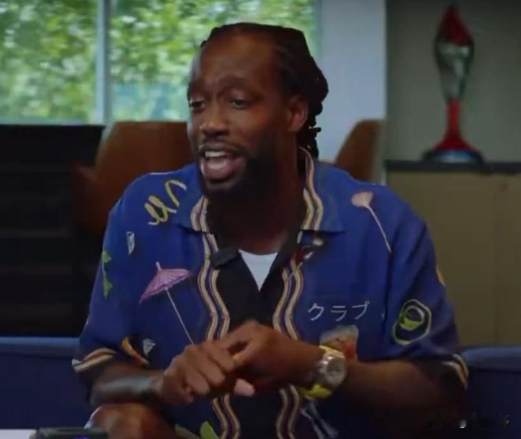 登哥是真的不错！贝弗利谈好兄弟哈登：

“哈登真的是太无私了，伟大的球员，他为了