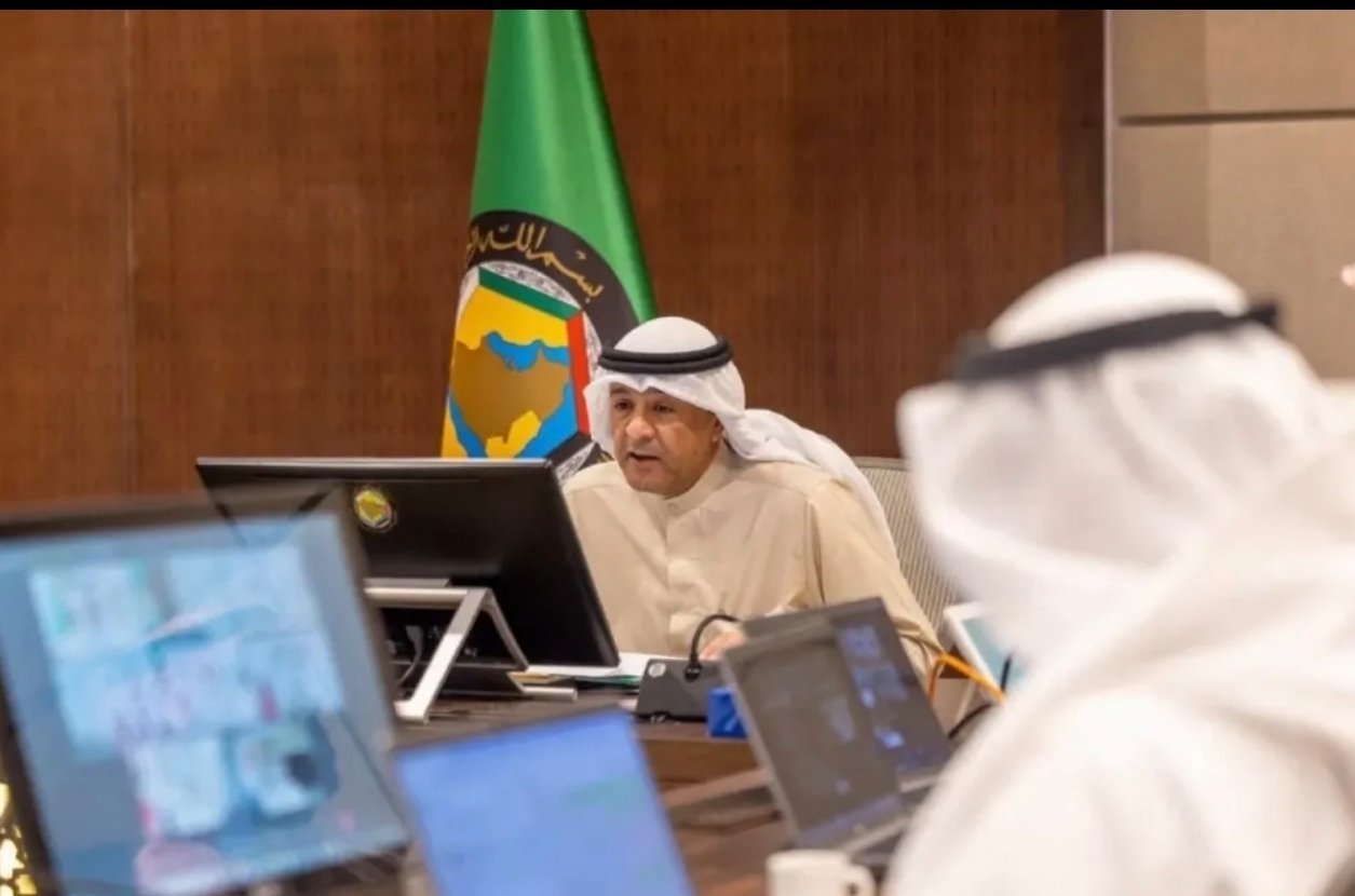 🔹海湾国家站到了历史十字路口美国和伊朗的谈判破裂后，由万斯率领的美国谈判代表团