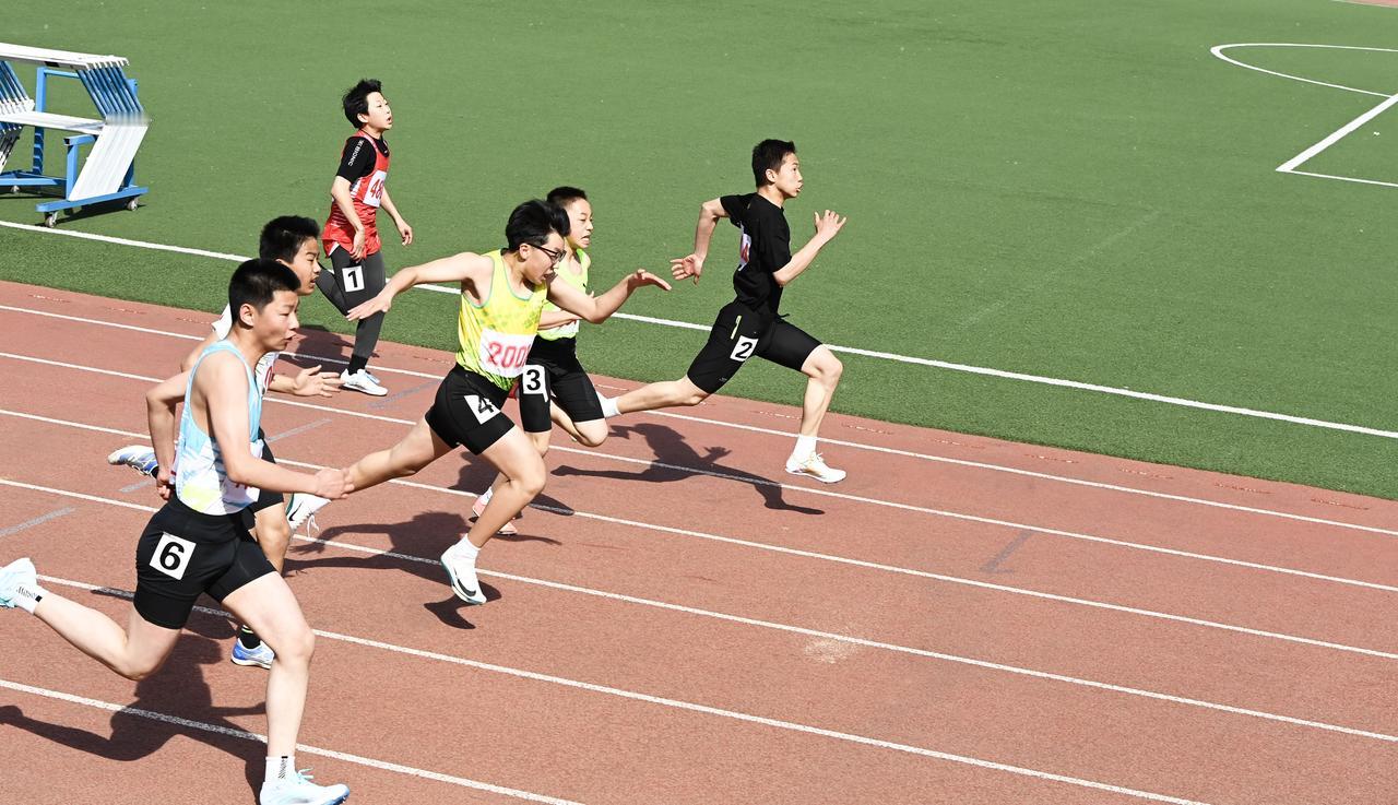 2026北京西城区中小学生田径运动会开幕
何宗统男子60米夺冠
金透社4月11日