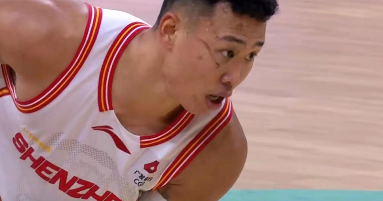 1月7日晚这场广东男篮对战深圳男篮的比赛太精彩了，广东队以110比105险胜。外