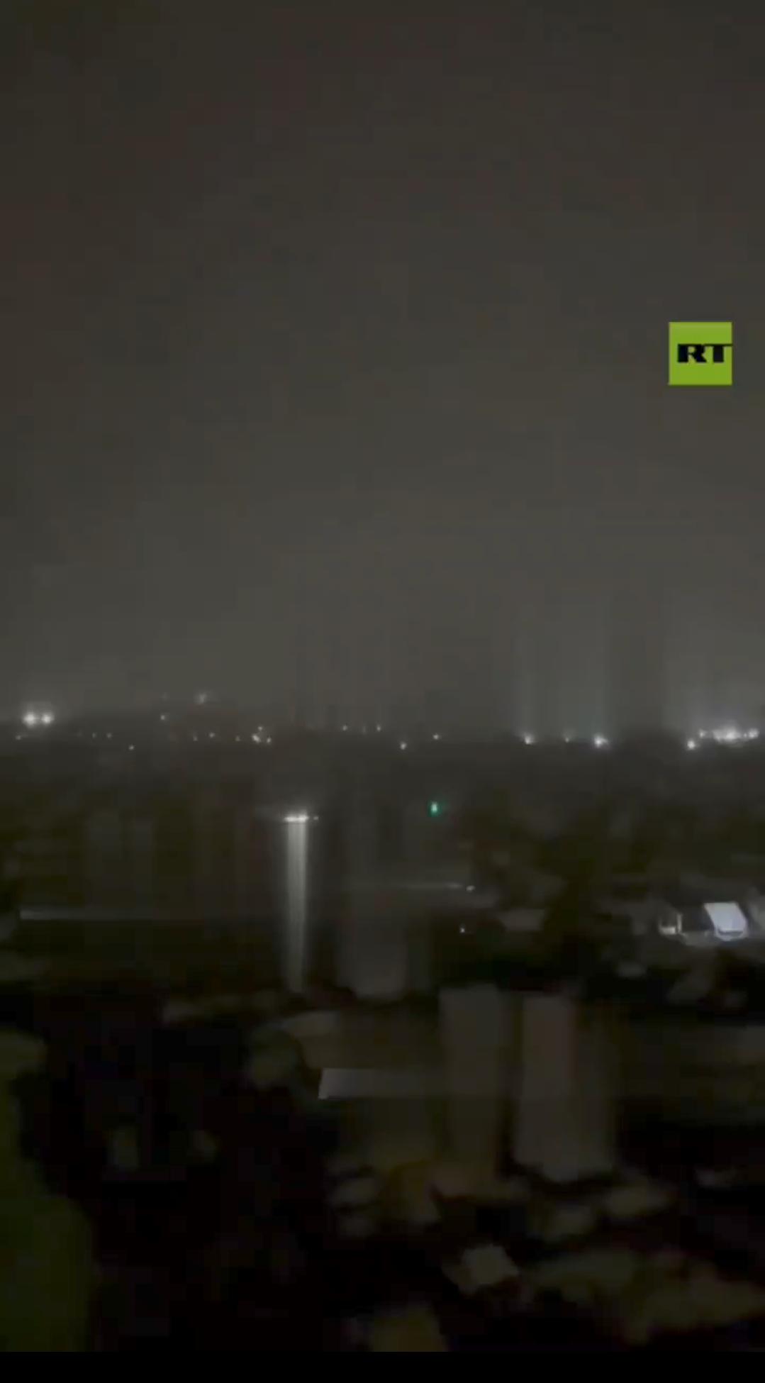 新闻快讯——基辅水热供应中断——乌克兰《斯特拉纳》报
电动交通系统因“紧急停电”