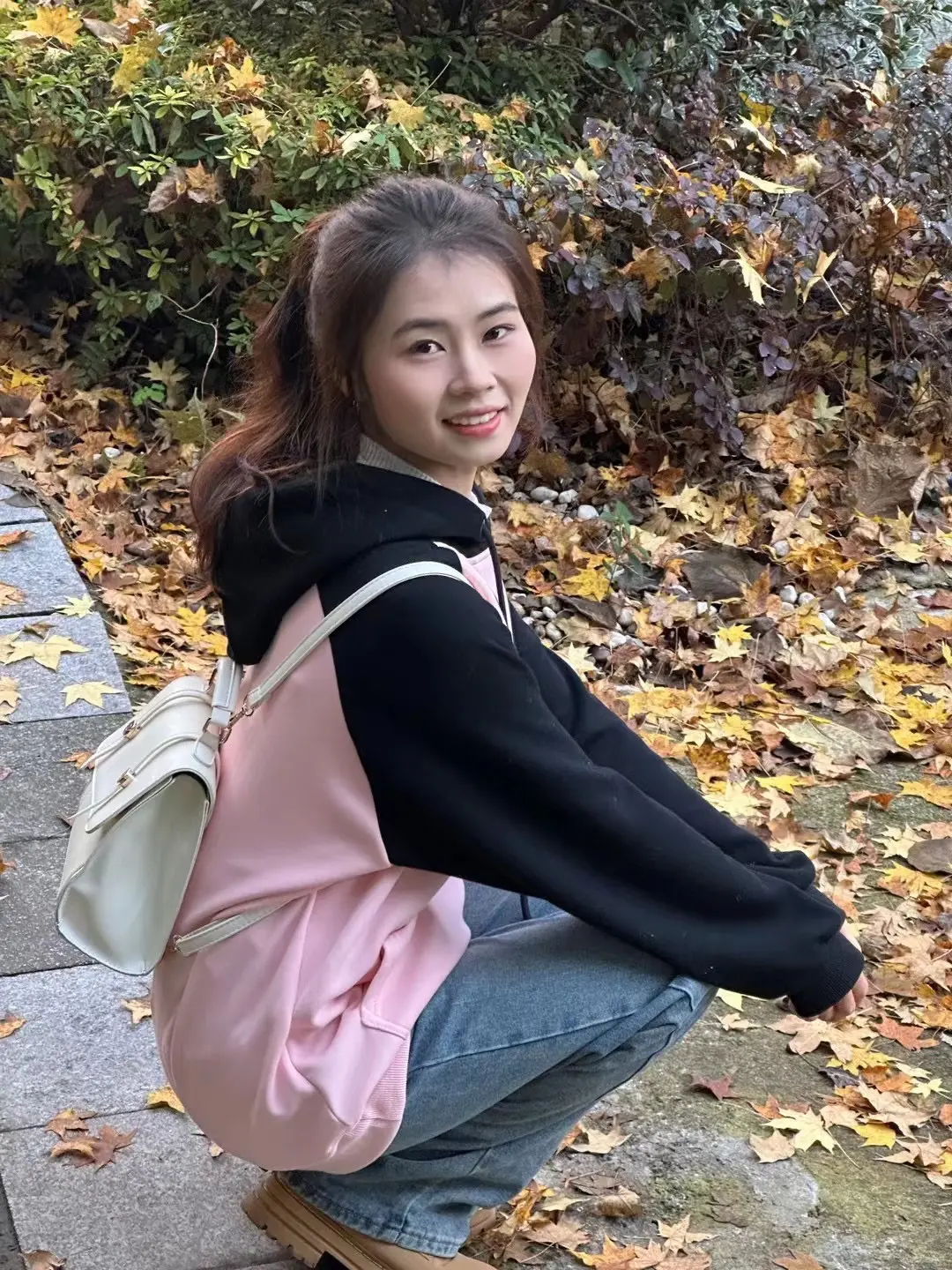 02年的我原本计划24岁应该可以结婚，25岁生孩子，可是现在已经24岁...