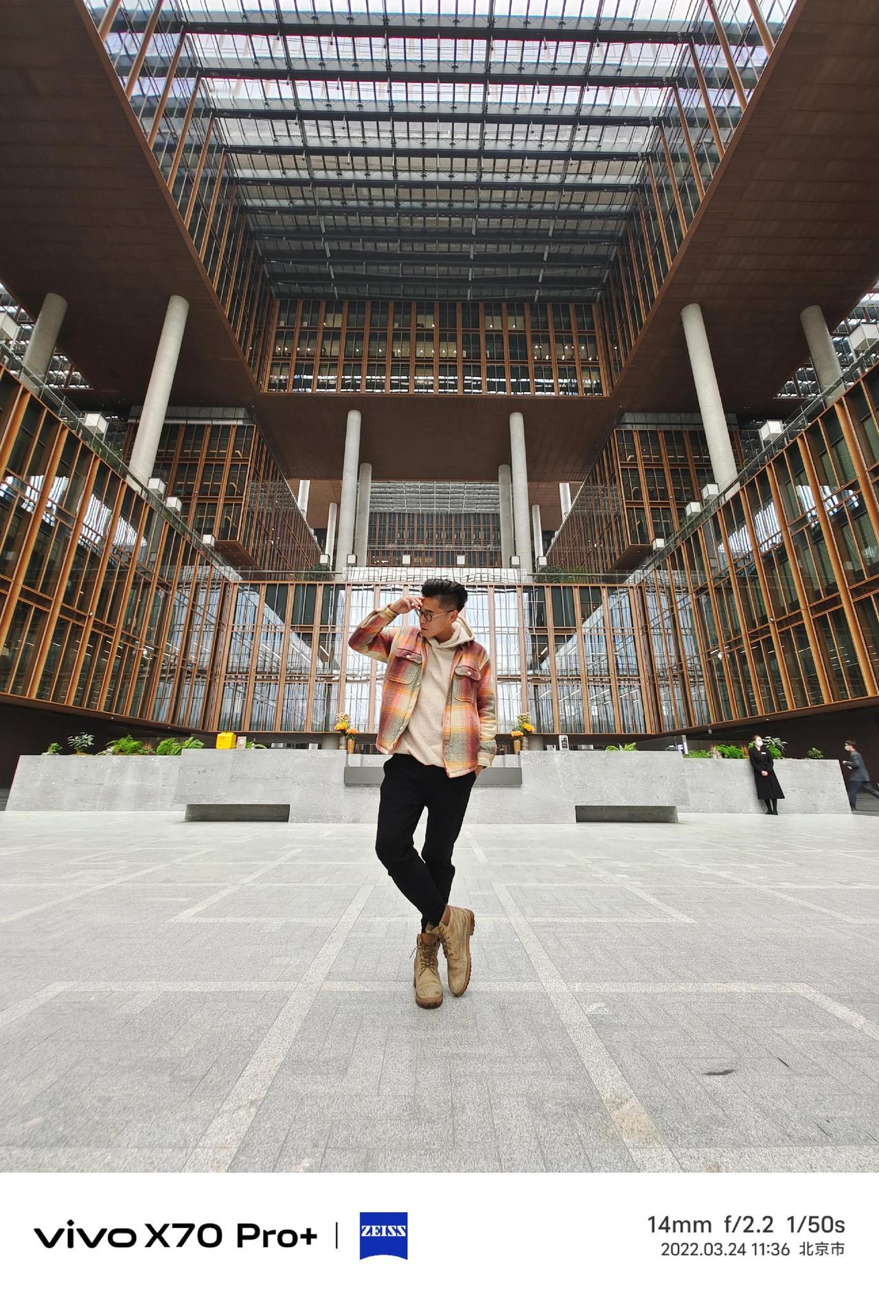 爱拍照的你，手机里有几张属于自己的照片？作为一个摄影师，这些年拍了数万张照片。