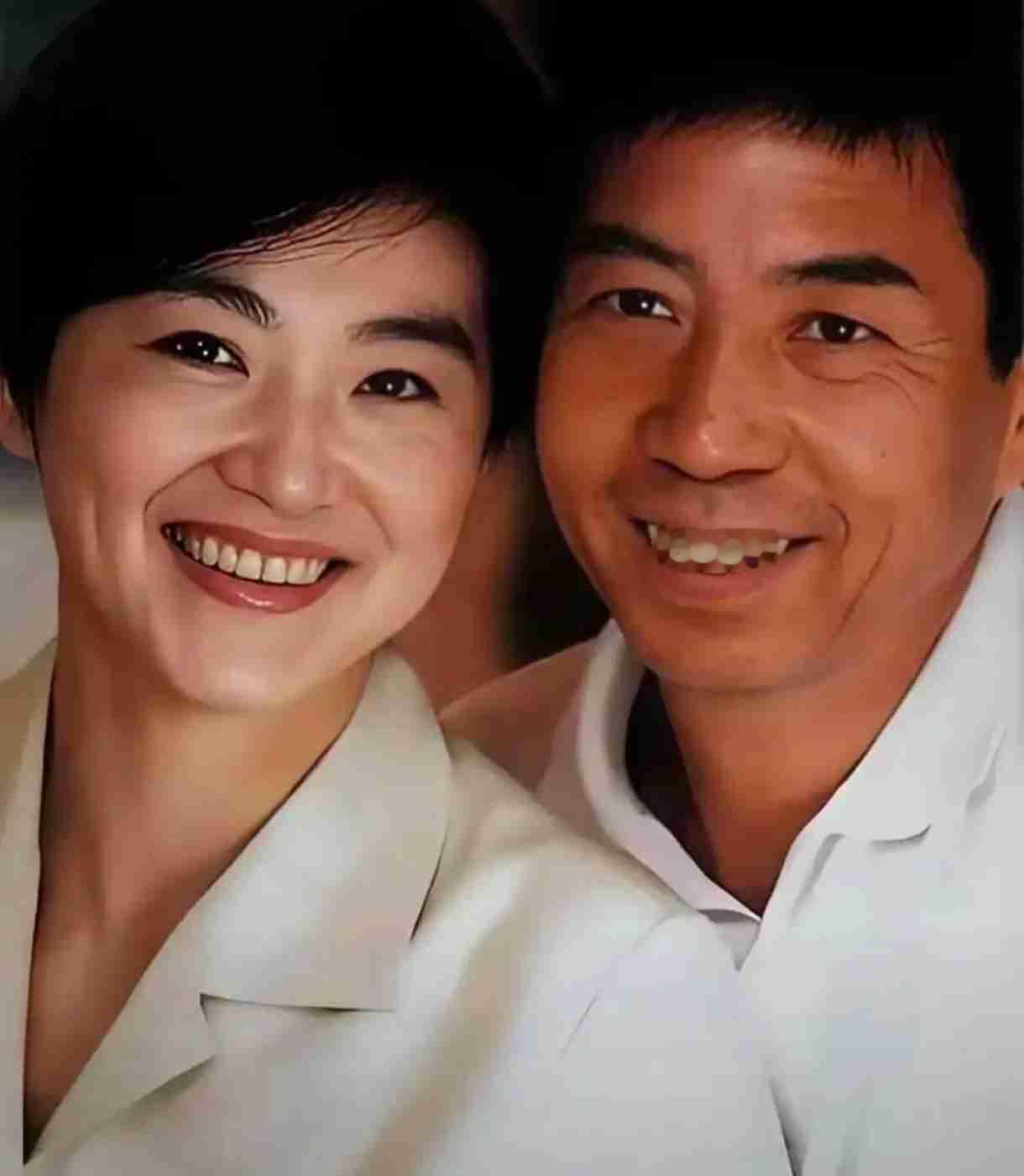 李敖阅女无数，骂遍了娱乐圈，却为何偏偏对林青霞“情有独钟”，几十年如一日地追着骂