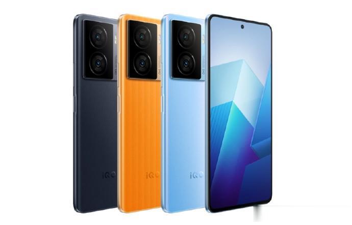 最近千元神机扎堆发布，iQOO Z8也要来了：天玑8200，144Hz LCD屏